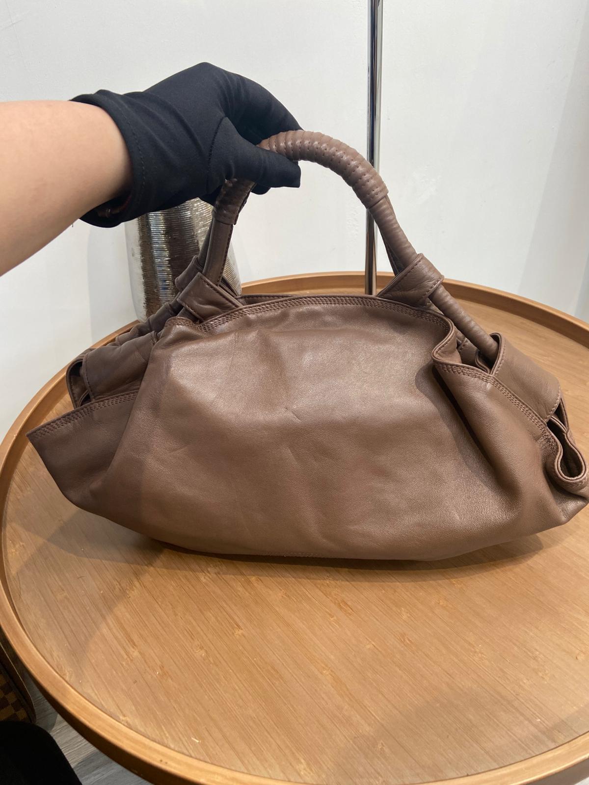 Loewe 不規則餃子包