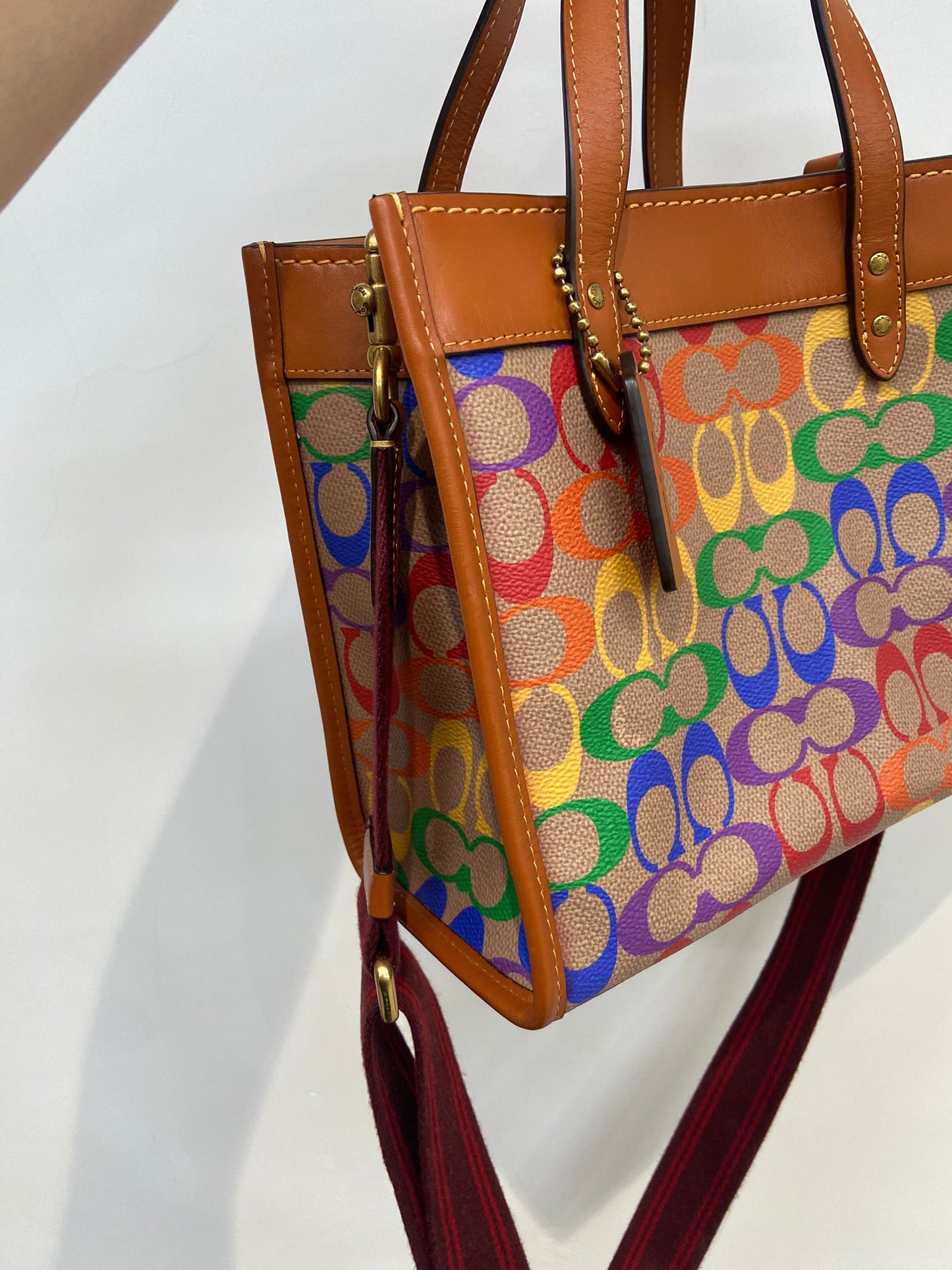 Coach 🌈彩字logo tote small