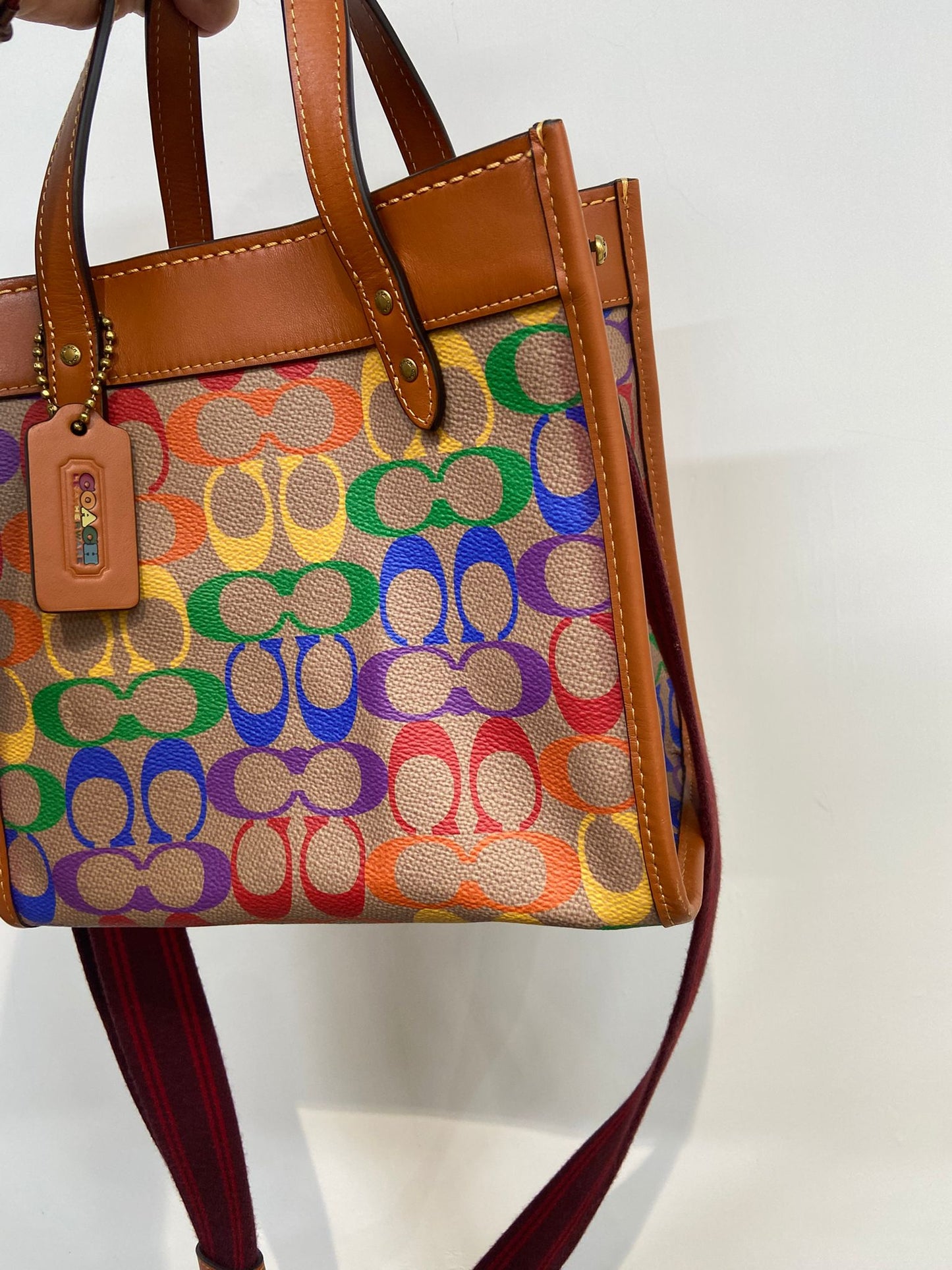 Coach 🌈彩字logo tote small