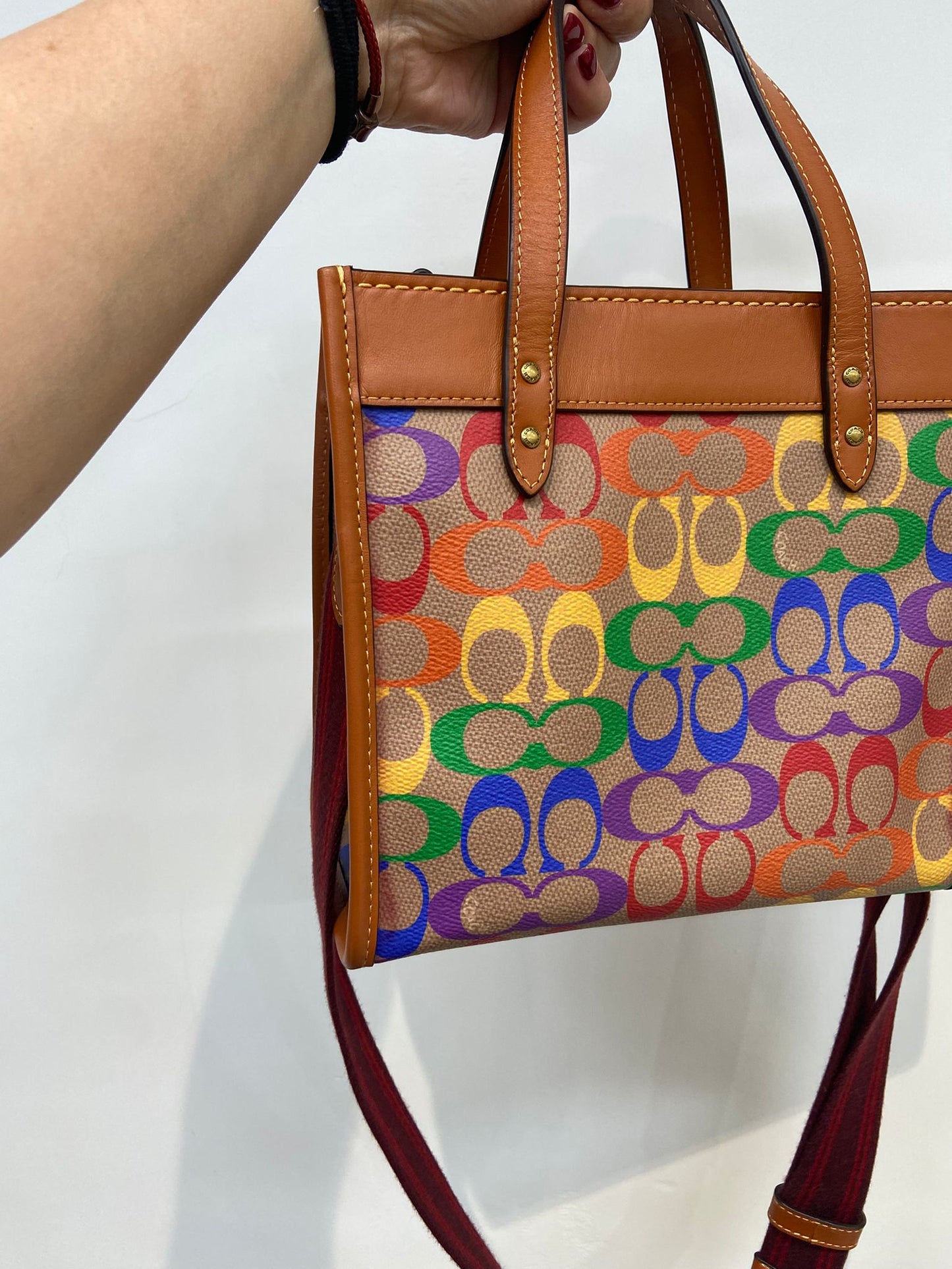 Coach 🌈彩字logo tote small