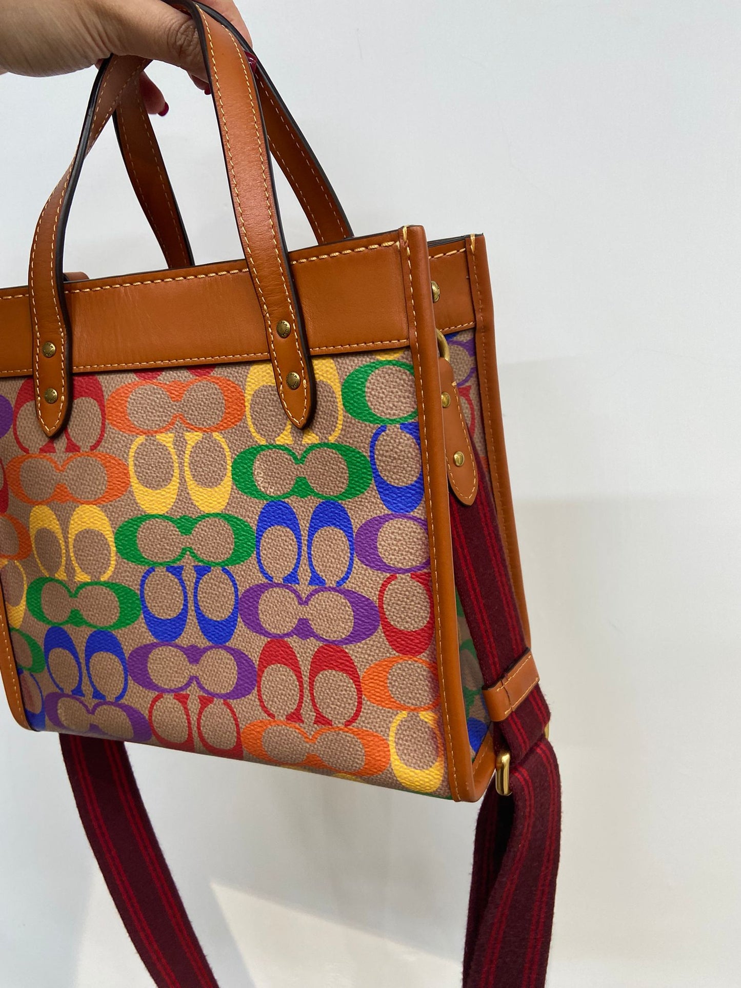 Coach 🌈彩字logo tote small