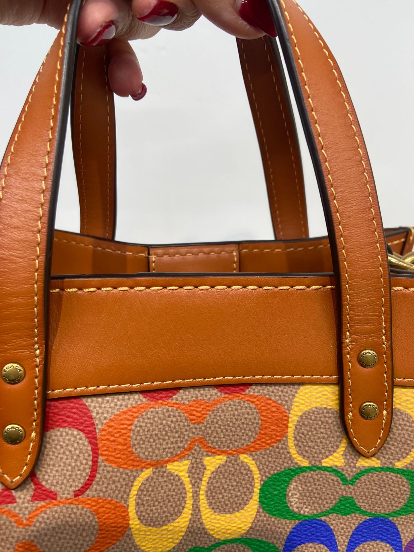 Coach 🌈彩字logo tote small