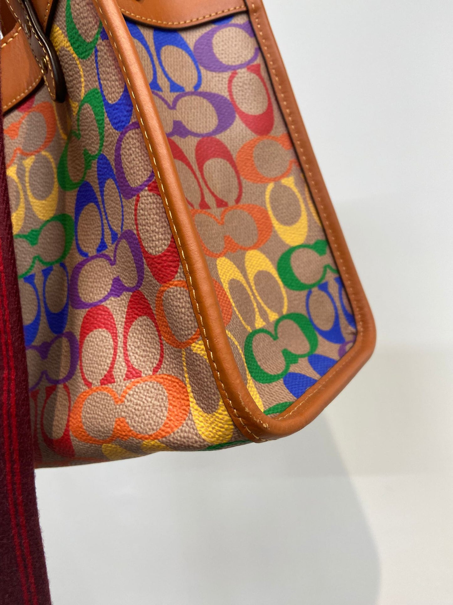 Coach 🌈彩字logo tote small
