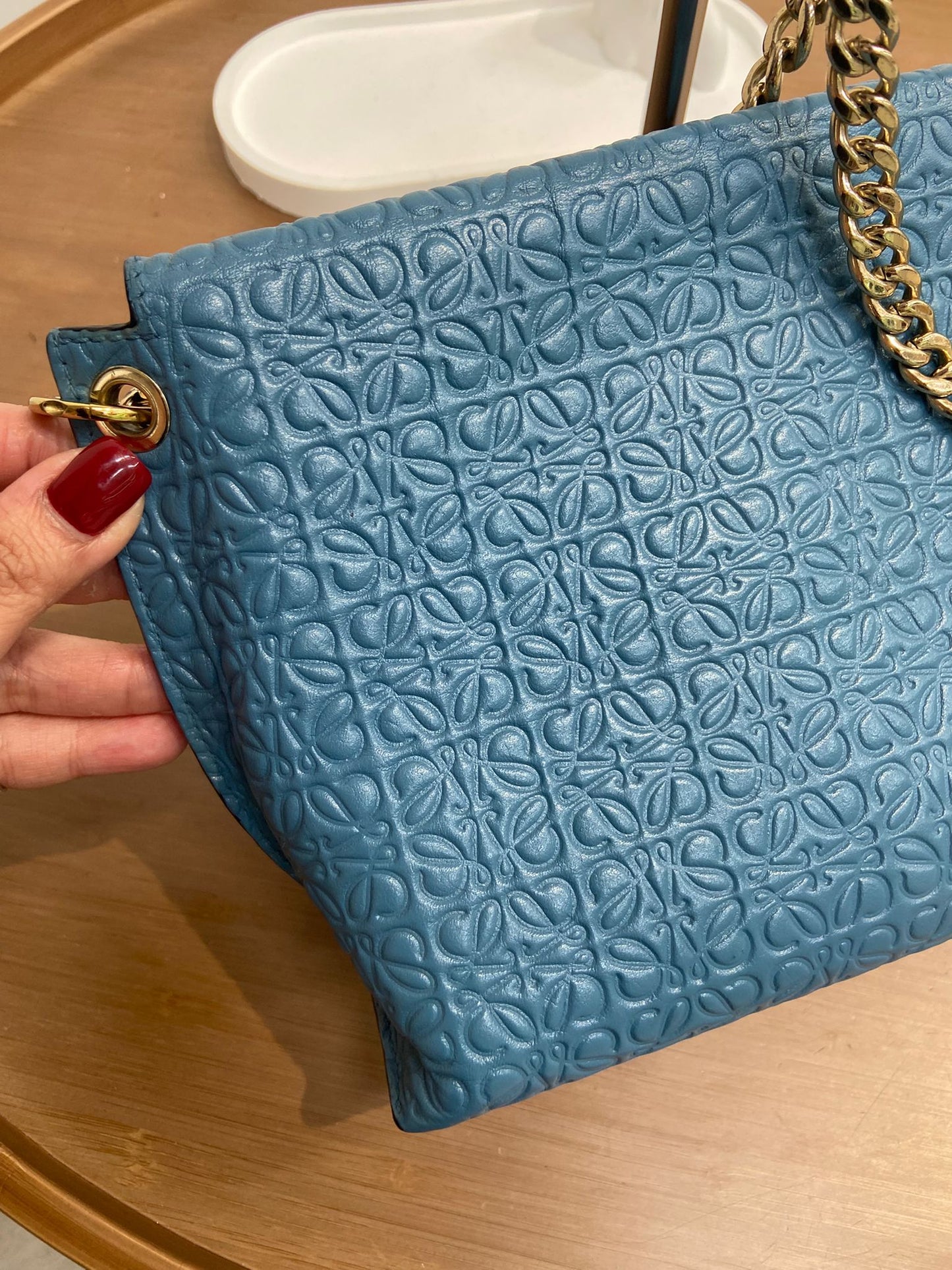 LOEWE Avenue 壓花logo鏈條袋