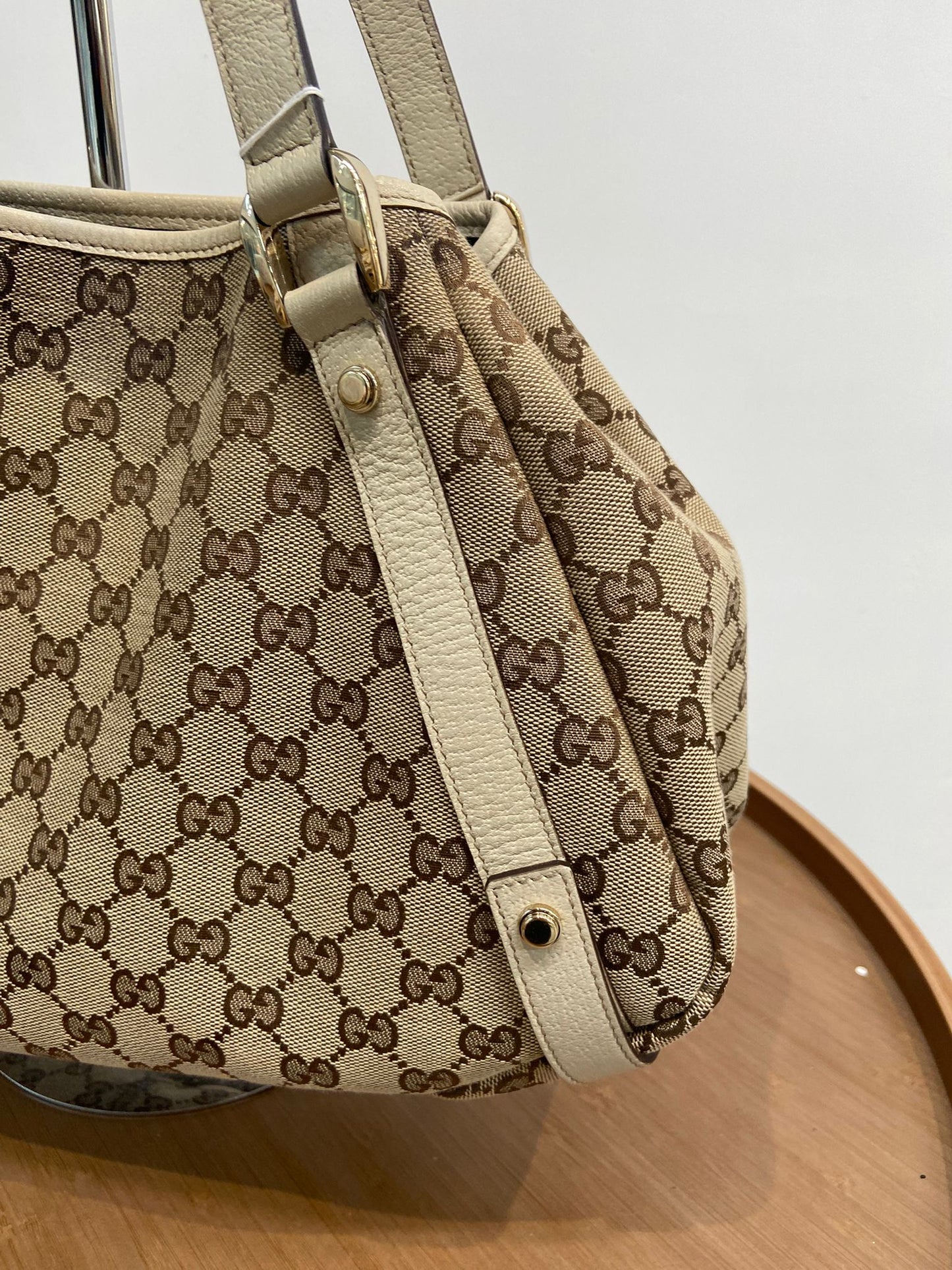 Gucci 老花單肩袋