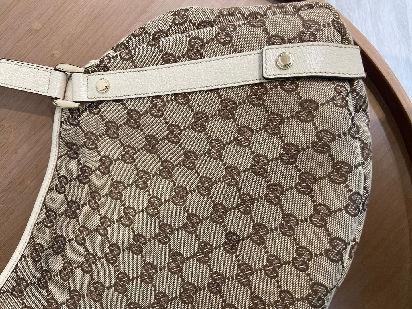 Gucci 老花單肩袋