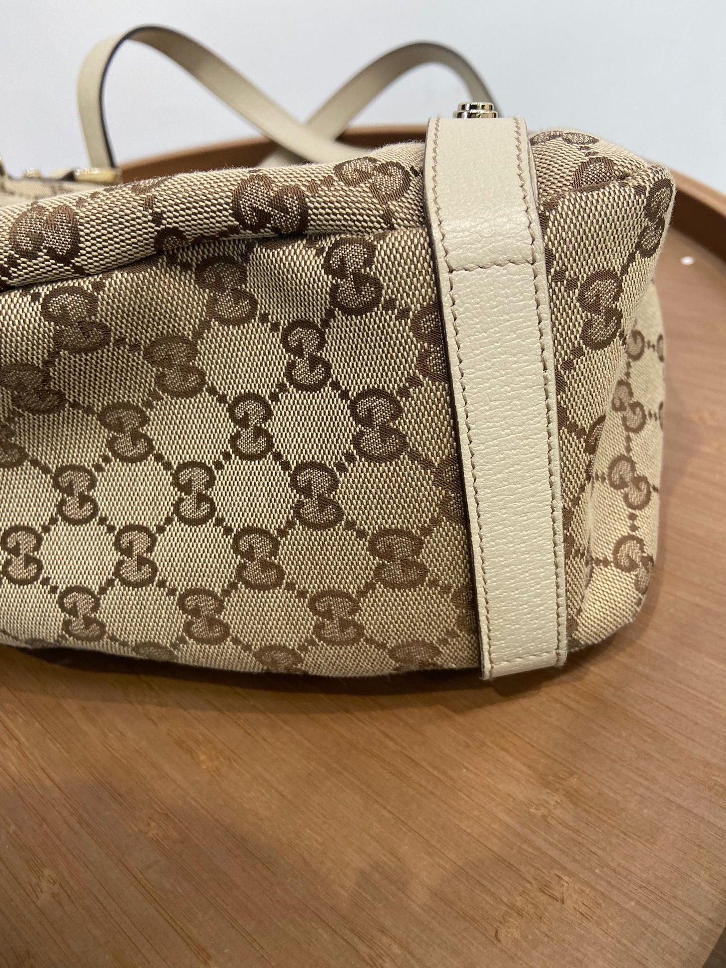 Gucci 老花單肩袋