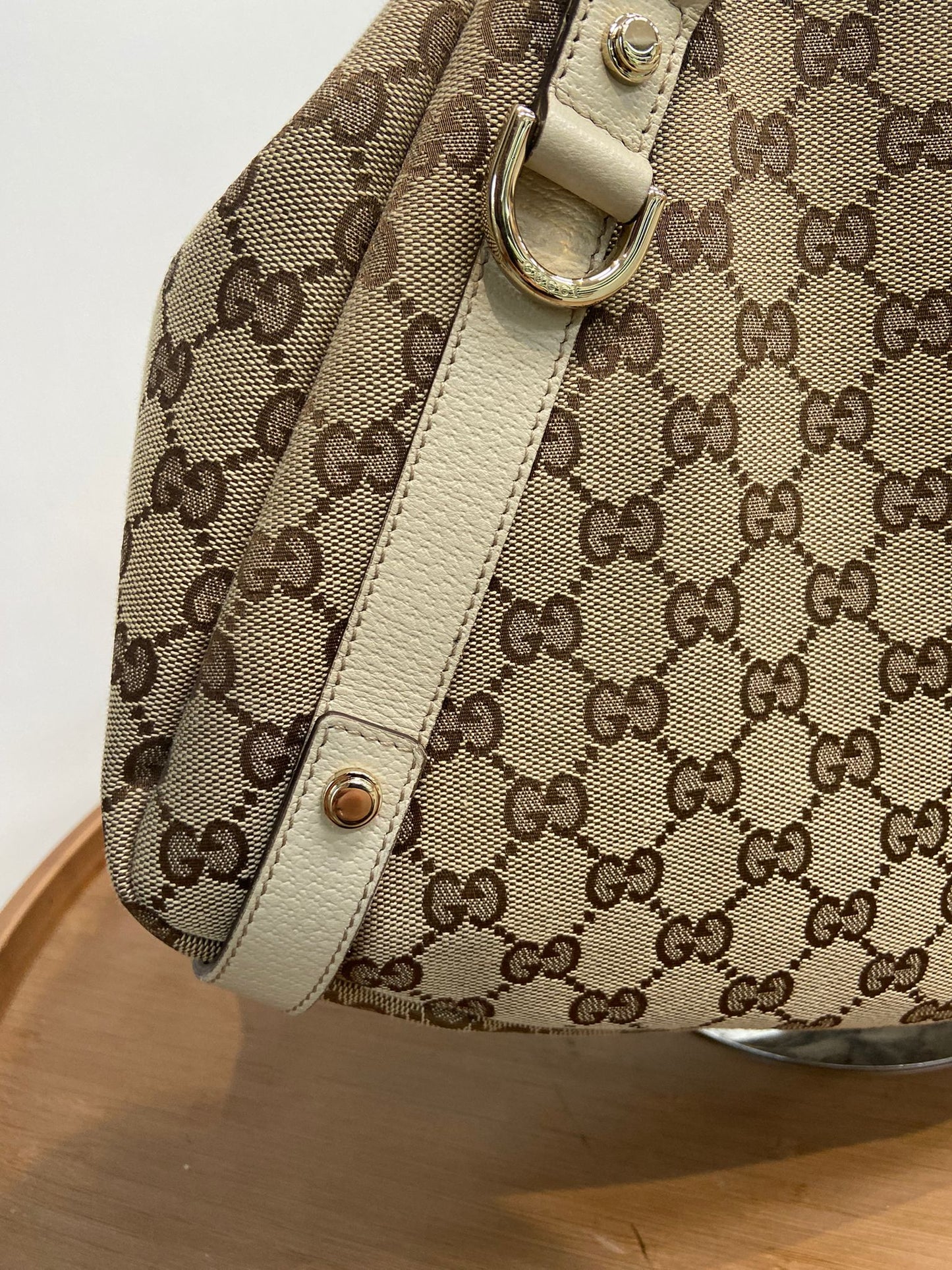 Gucci 老花單肩袋