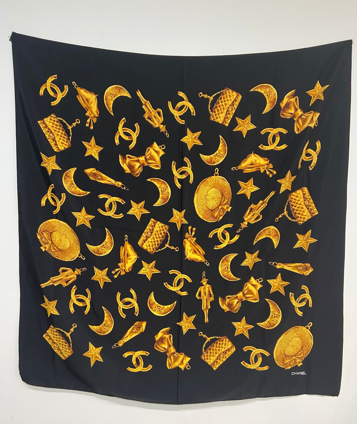 CHANEL 黑金絲巾