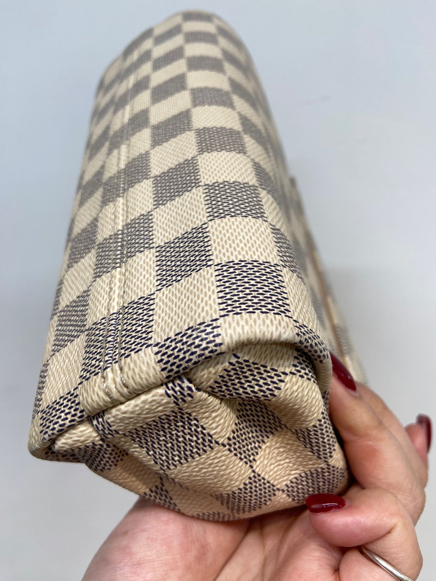 LV croisette 白棋盤兩用袋