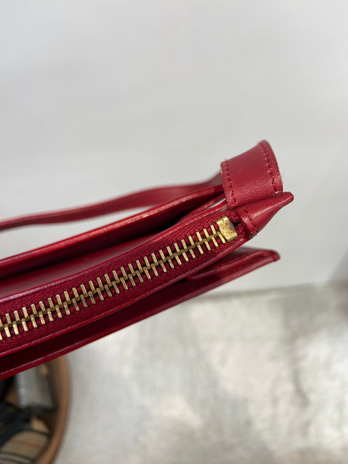 YSL 腋下單肩包