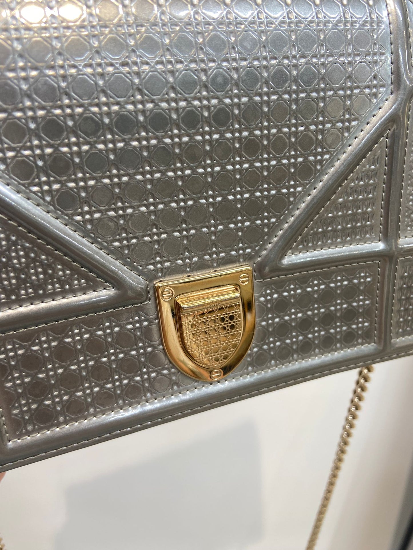 DIOR 銀色盾牌WOC