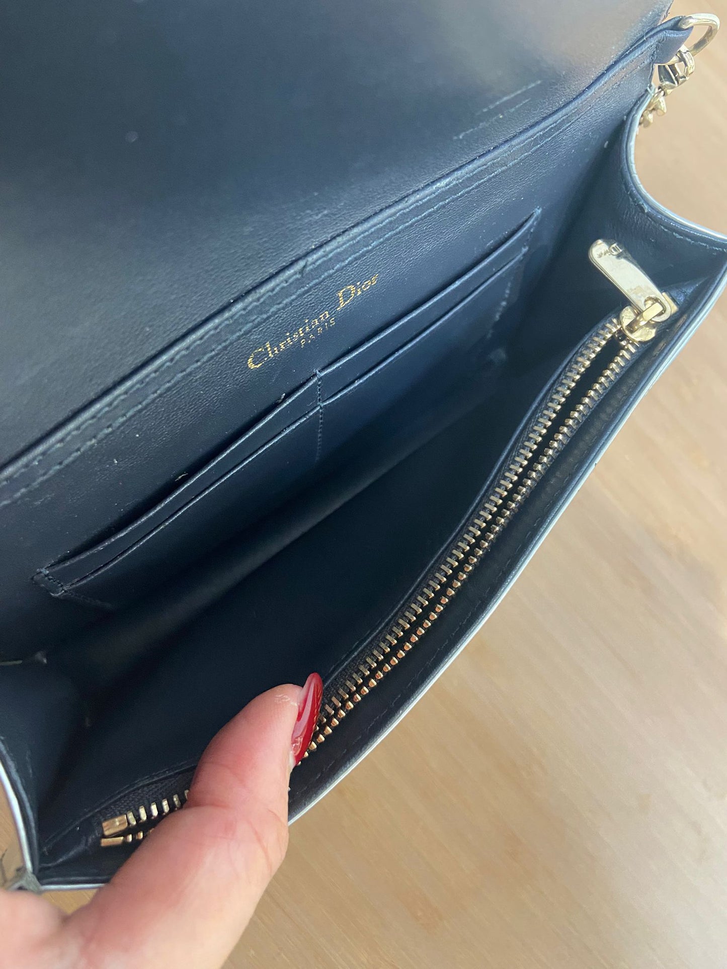 DIOR 銀色盾牌WOC