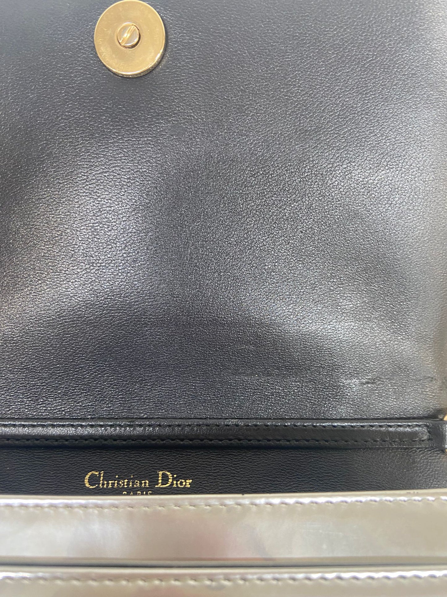 DIOR 銀色盾牌WOC