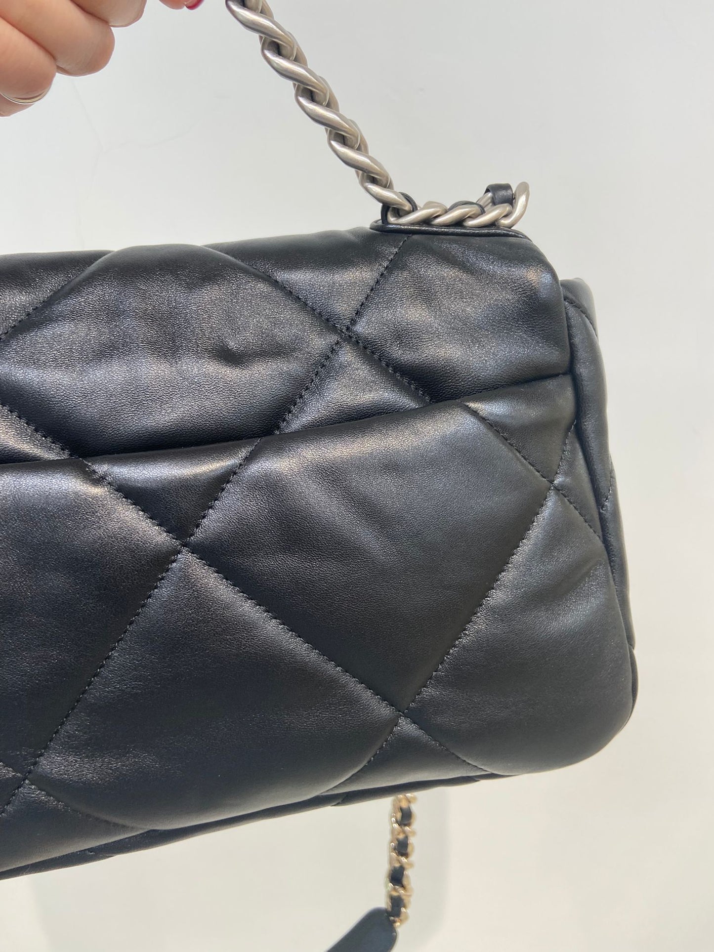 Chanel 19 small