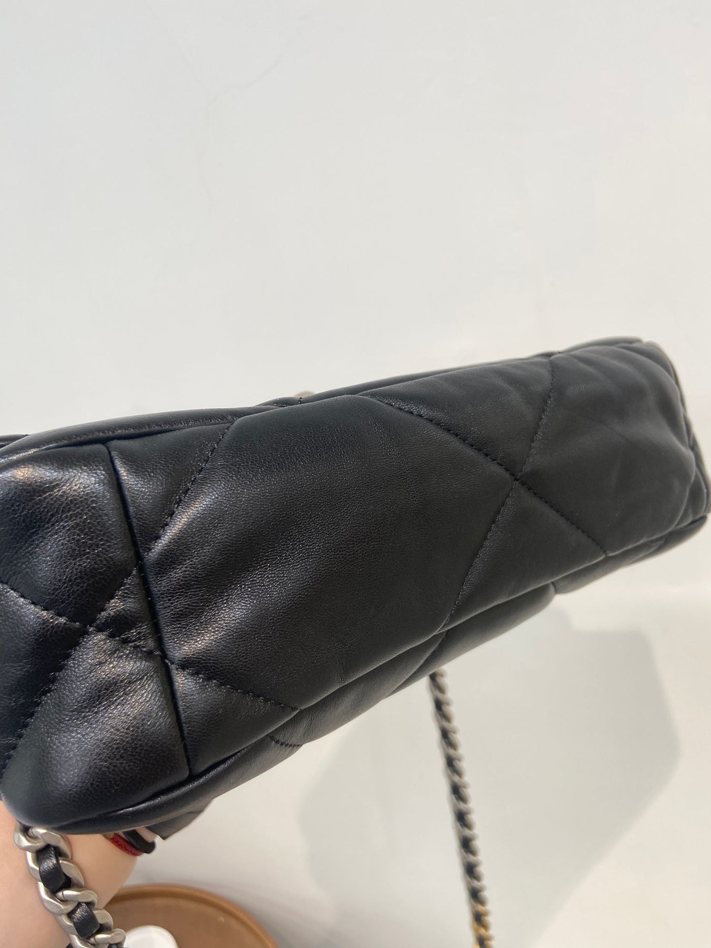 Chanel 19 small