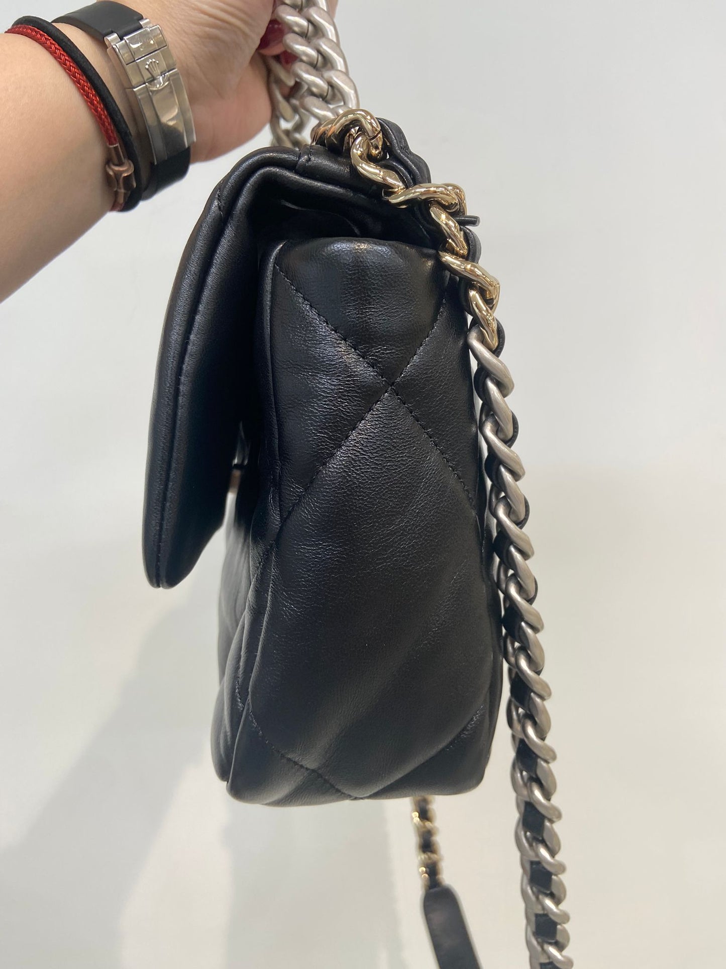 Chanel 19 small