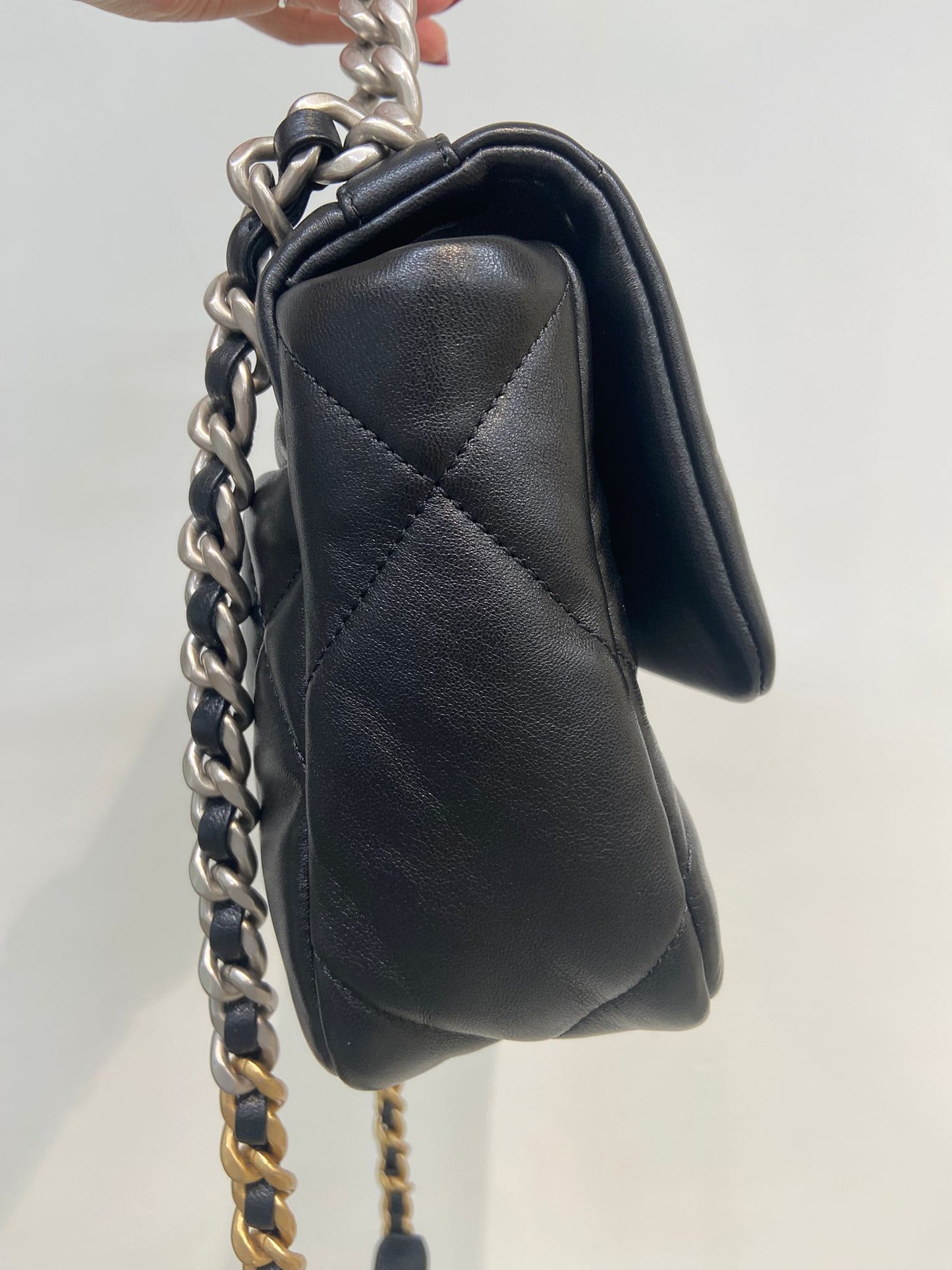 Chanel 19 small