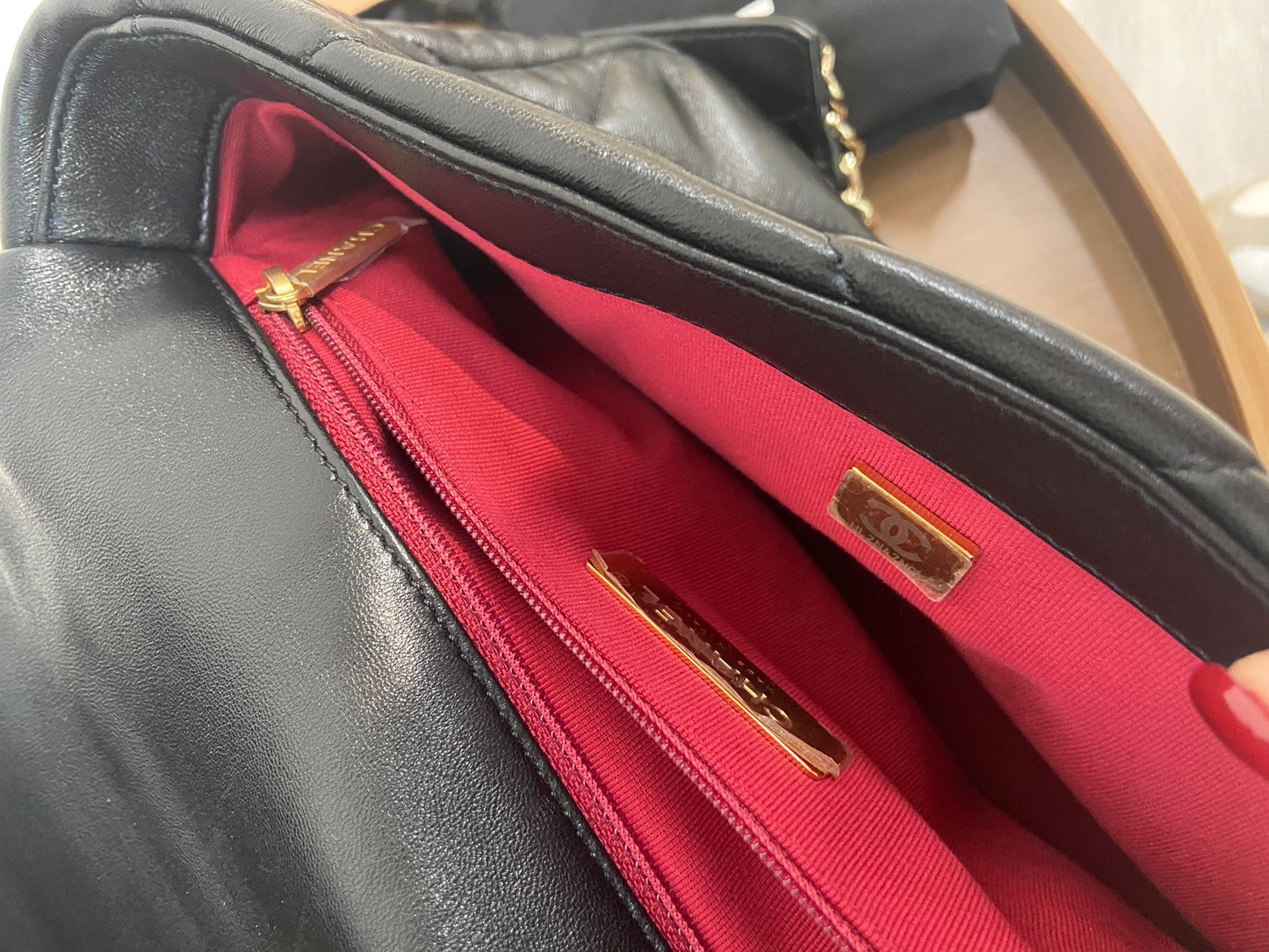 Chanel 19 small