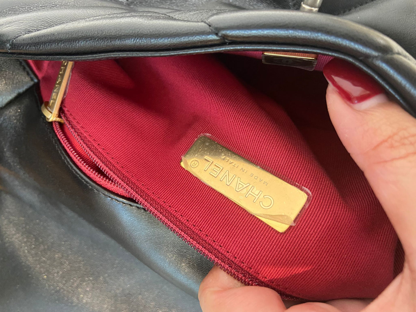 Chanel 19 small