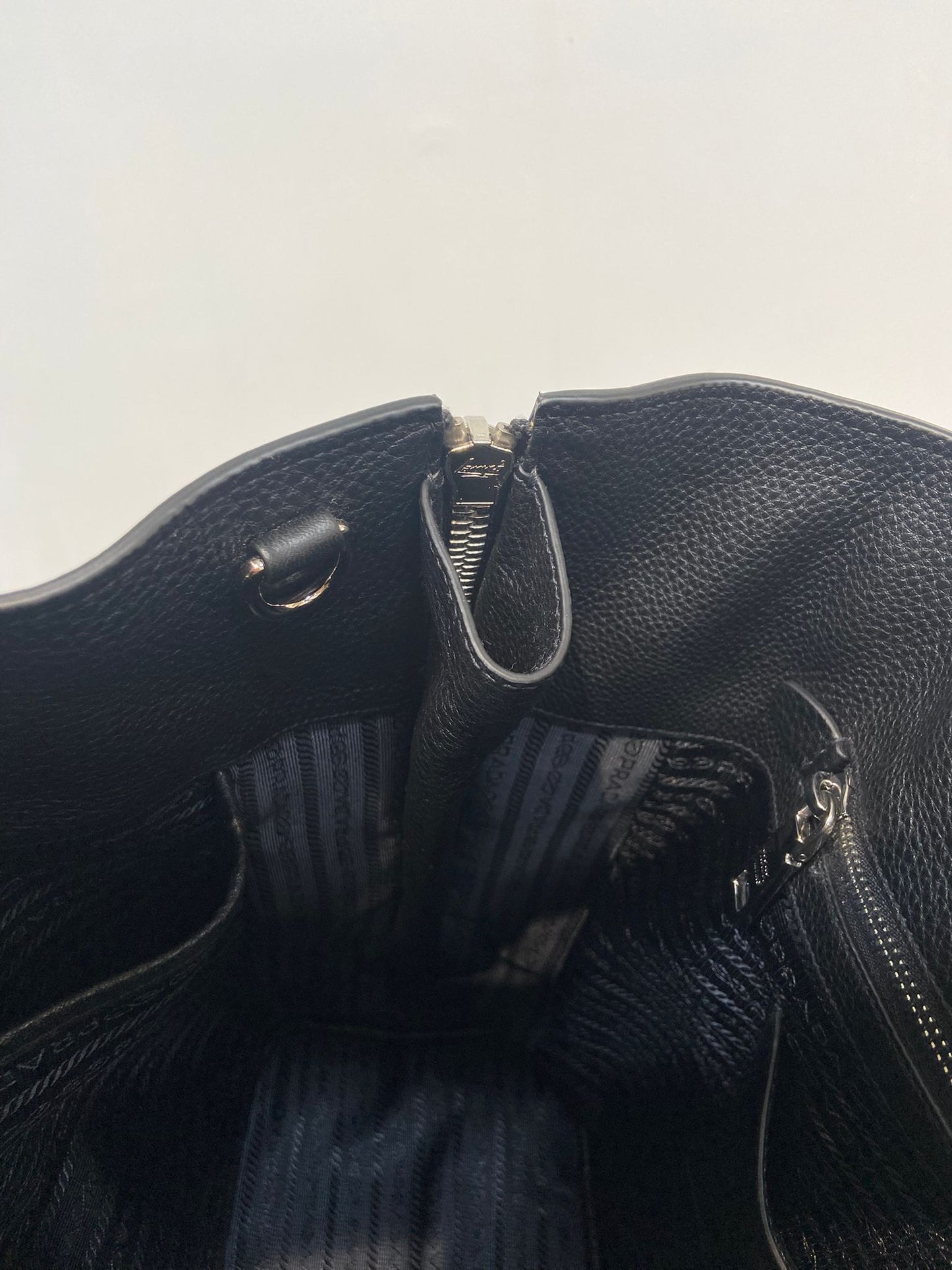Prada 牛皮 2 ways 兩用袋
