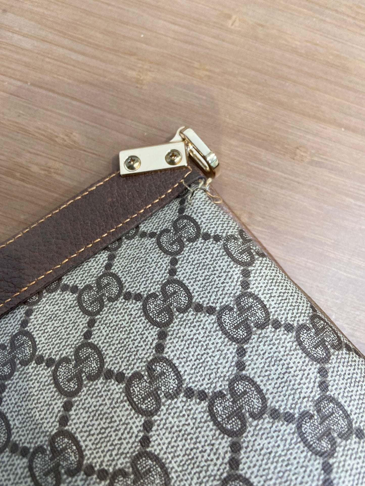 Gucci 老花餃子型 手拎包