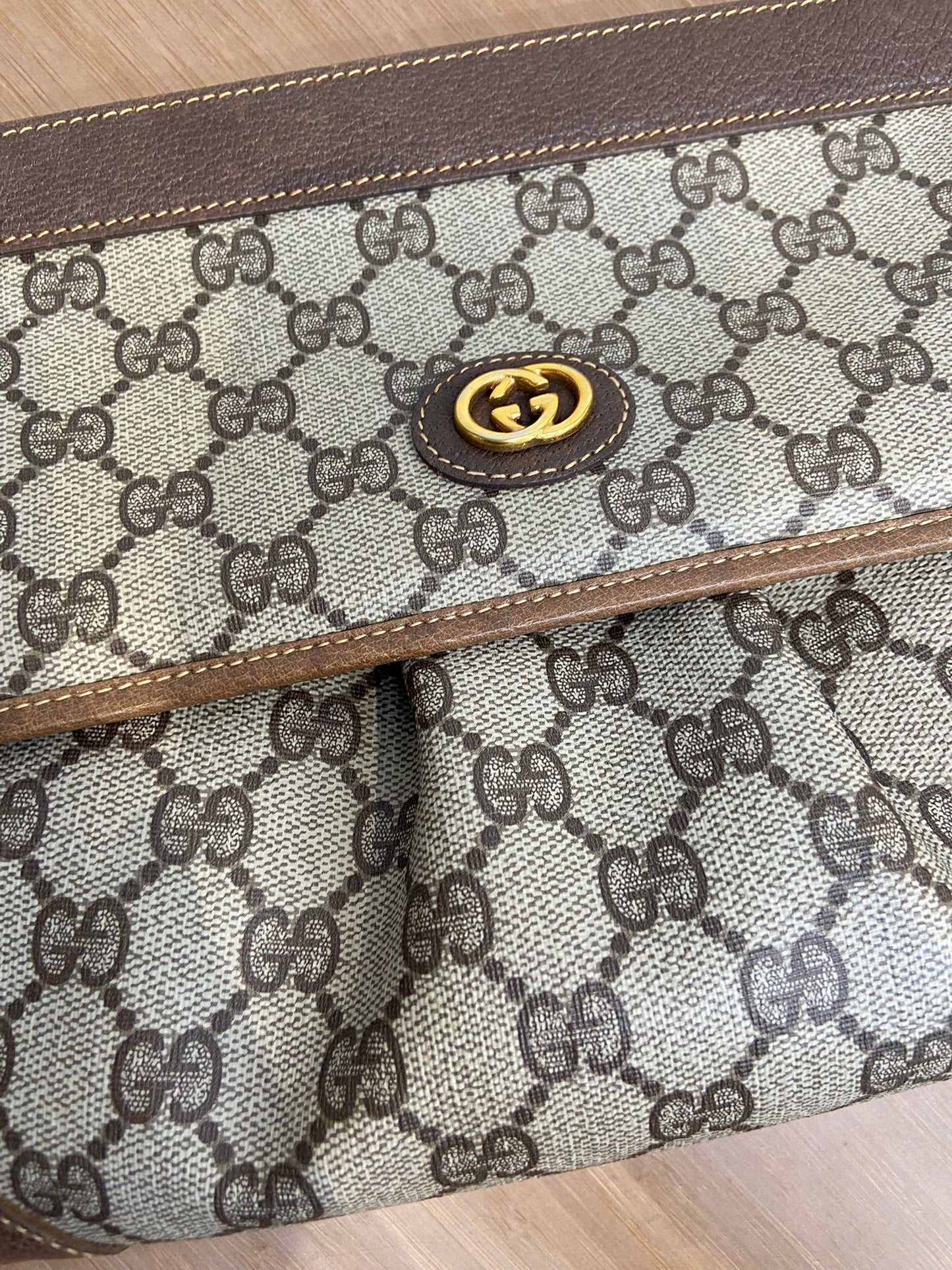 Gucci 老花餃子型 手拎包