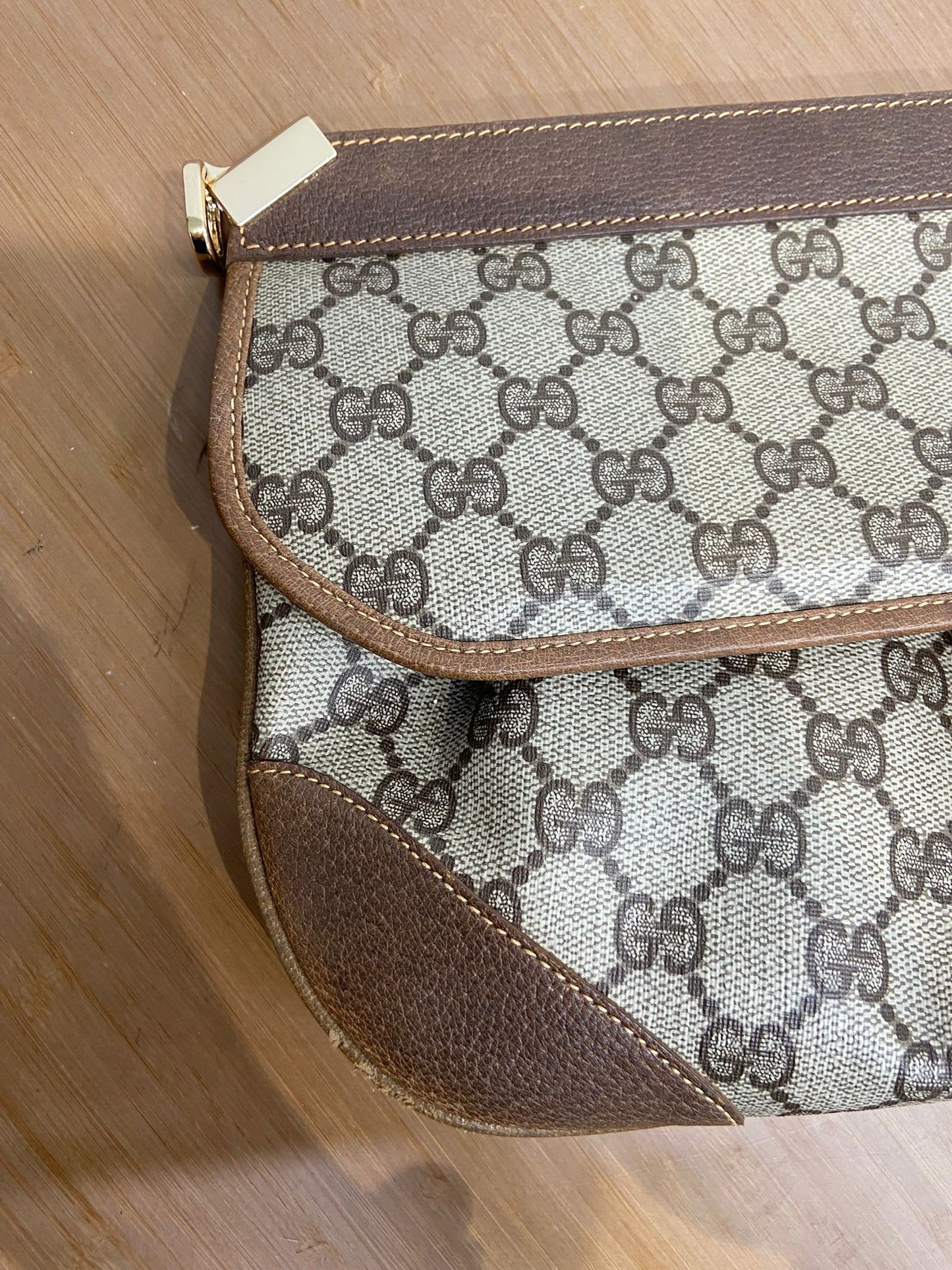 Gucci 老花餃子型 手拎包