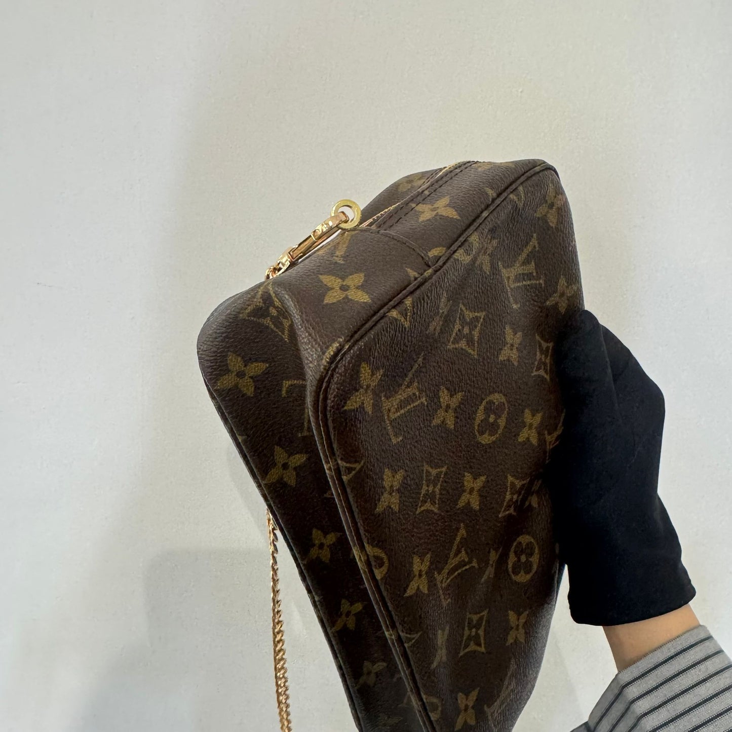 LV Pouch