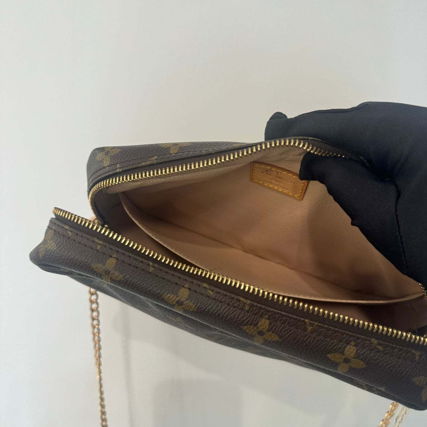 LV Pouch