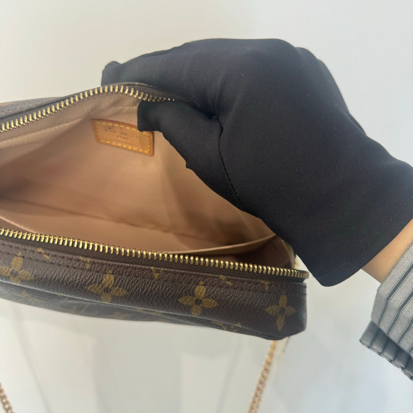 LV Pouch