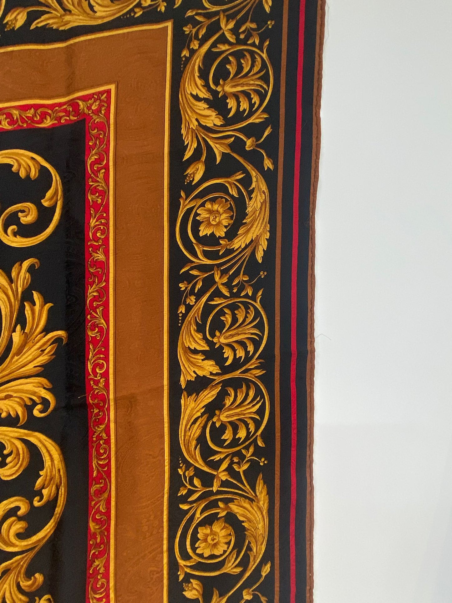 YSL 大絲巾