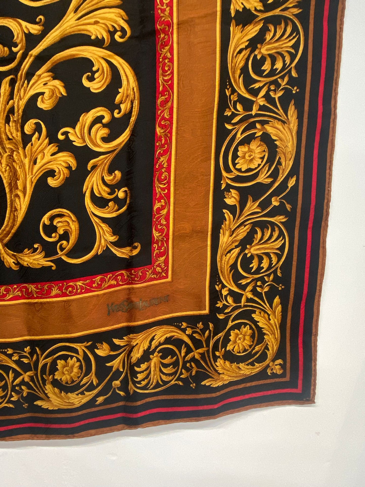 YSL 大絲巾
