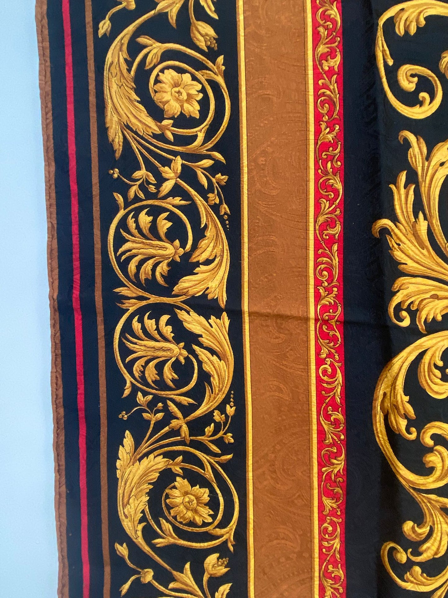 YSL 大絲巾