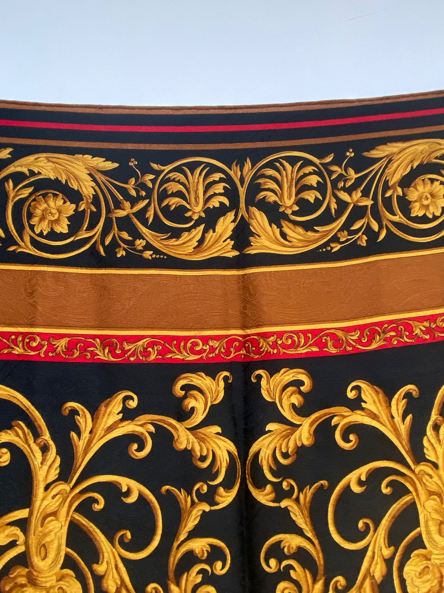 YSL 大絲巾