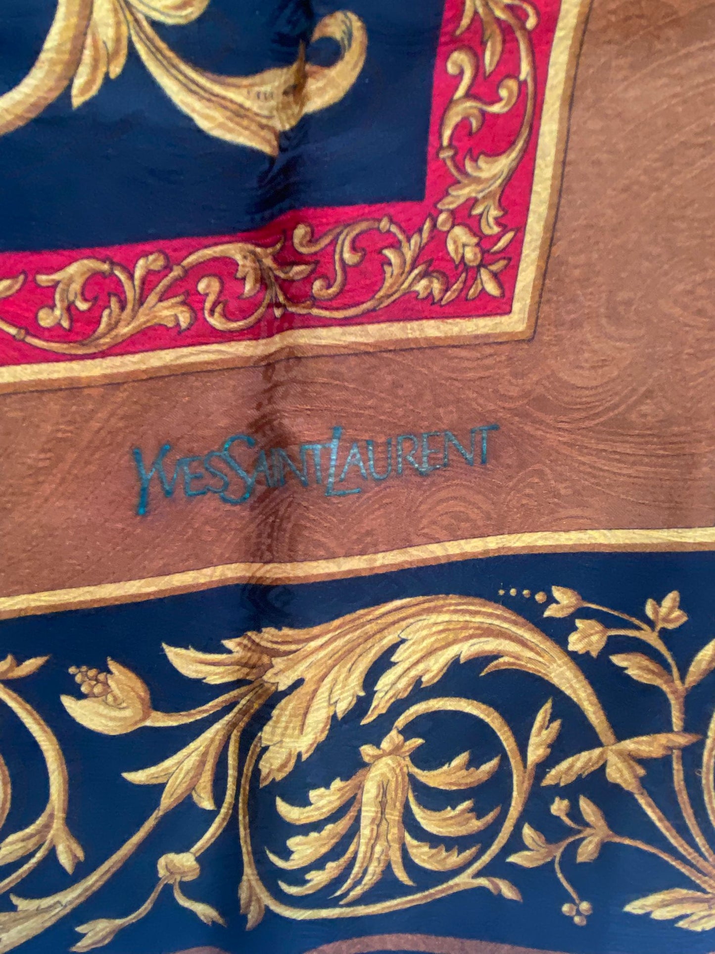 YSL 大絲巾