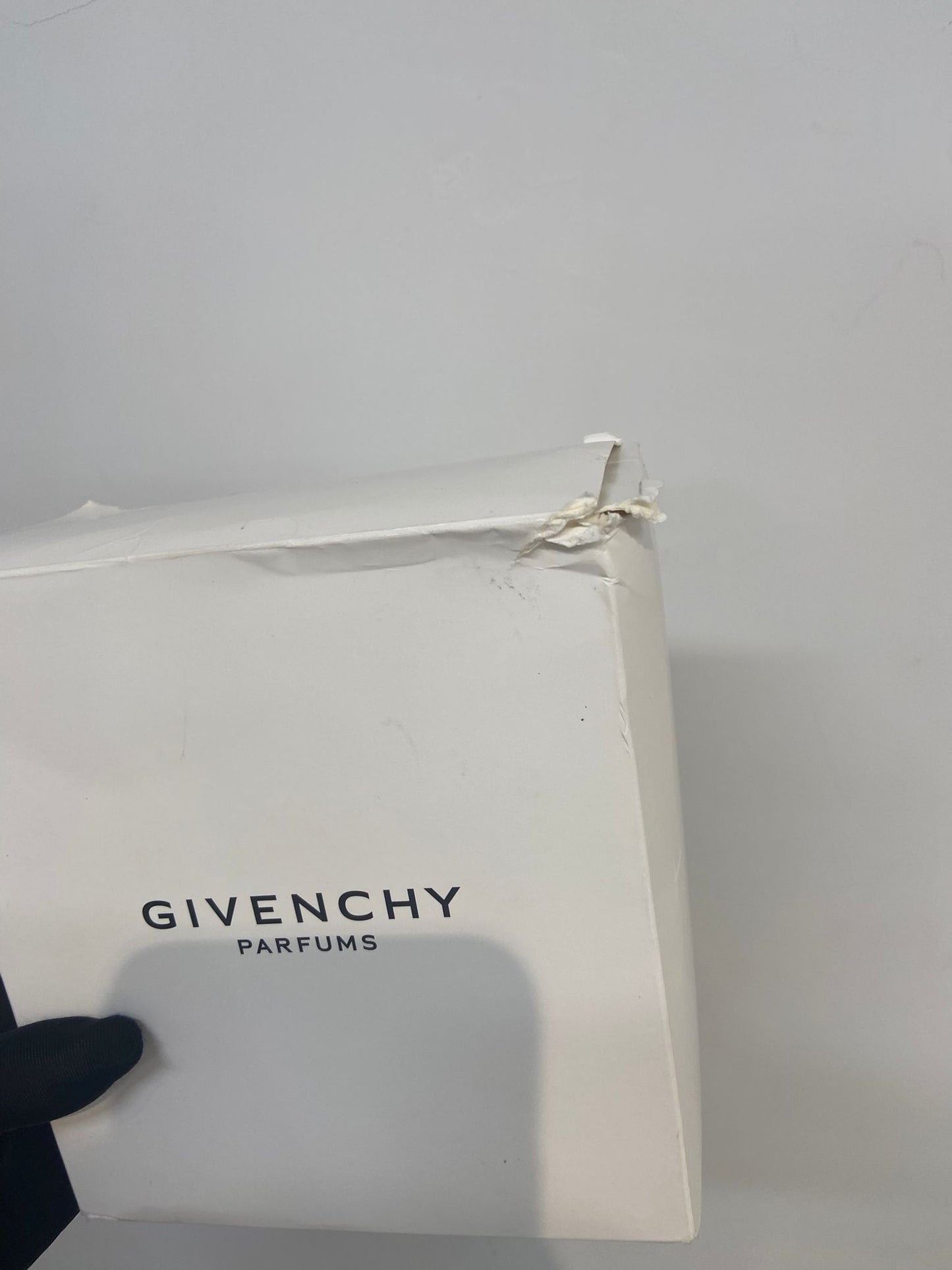 Givenchy beauty 粉色斜孭袋仔