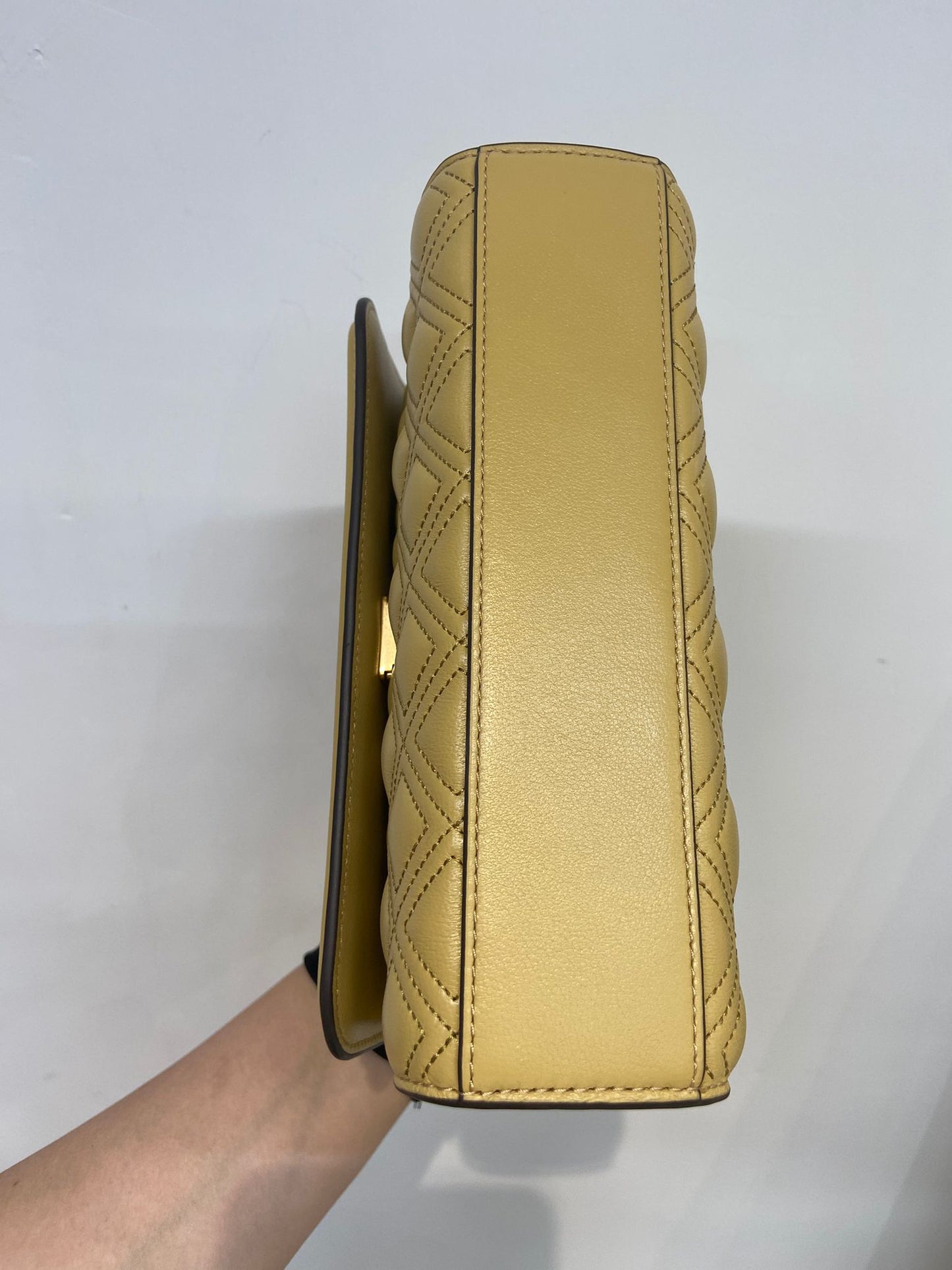 Tory Burch 奶黃色 鏈條袋