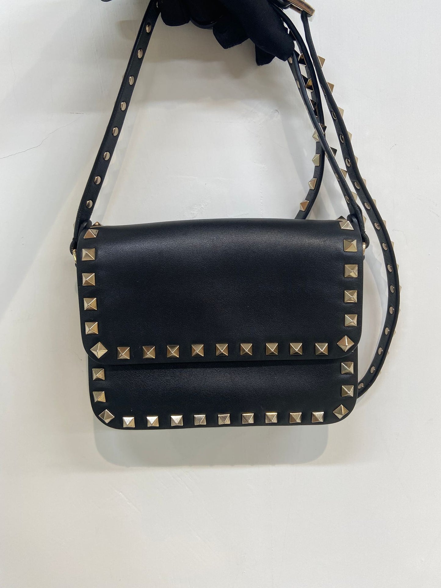 Valentino 黑色斜孭袋