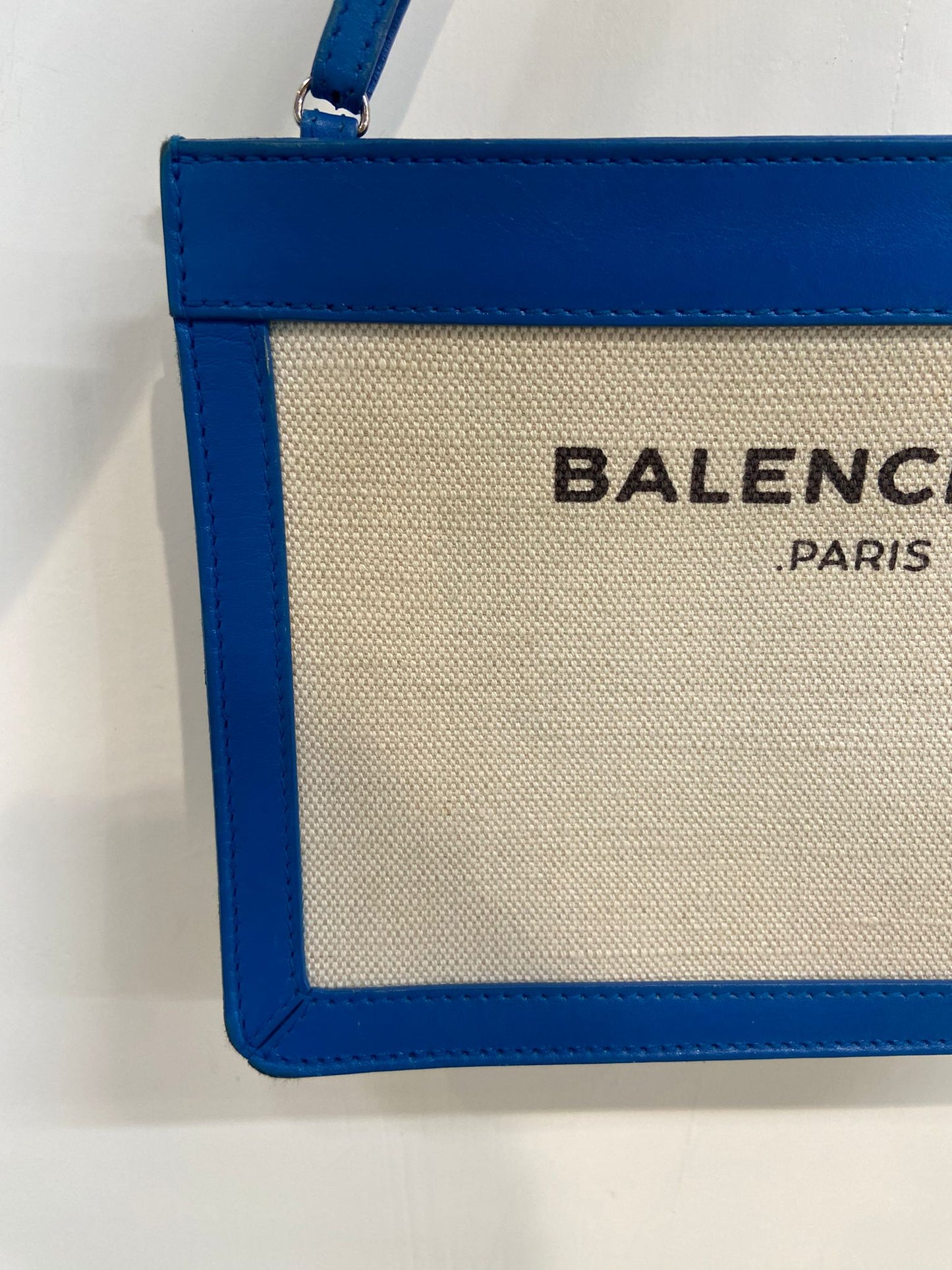 Balenciaga帆布配皮斜孭袋