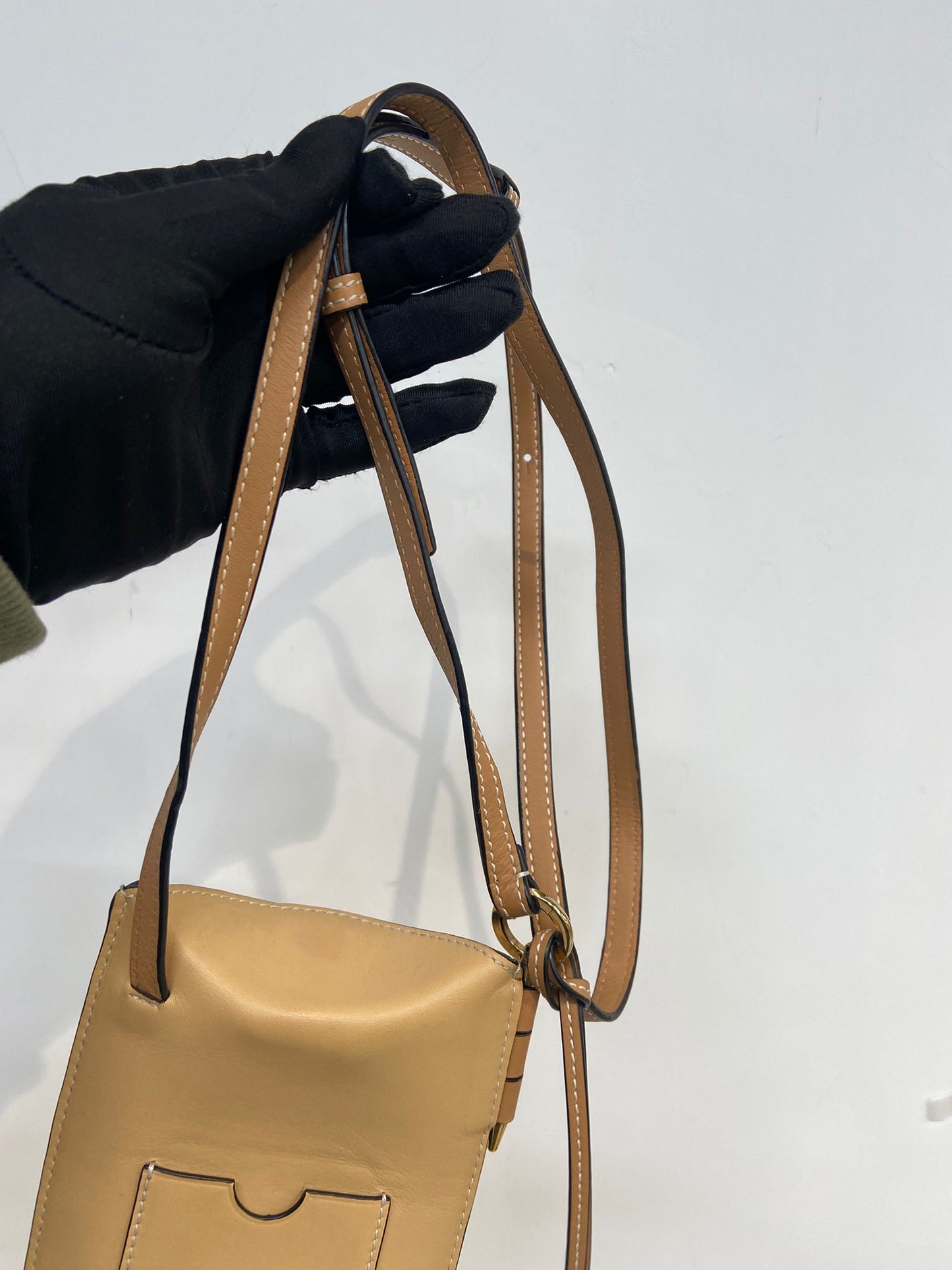 Loewe 直身電話袋