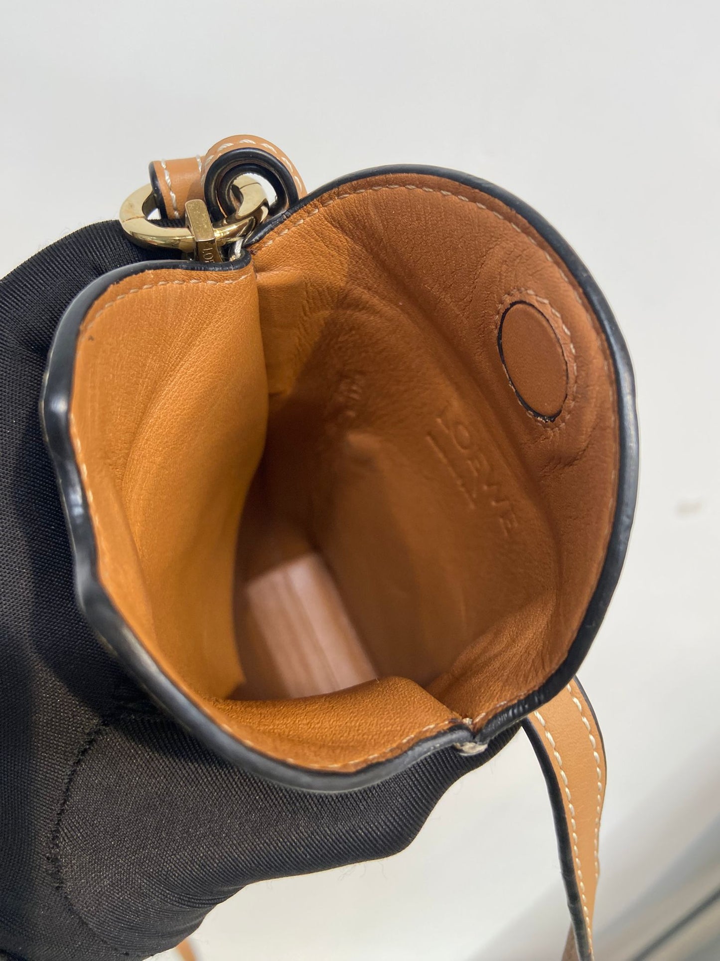 Loewe 直身電話袋