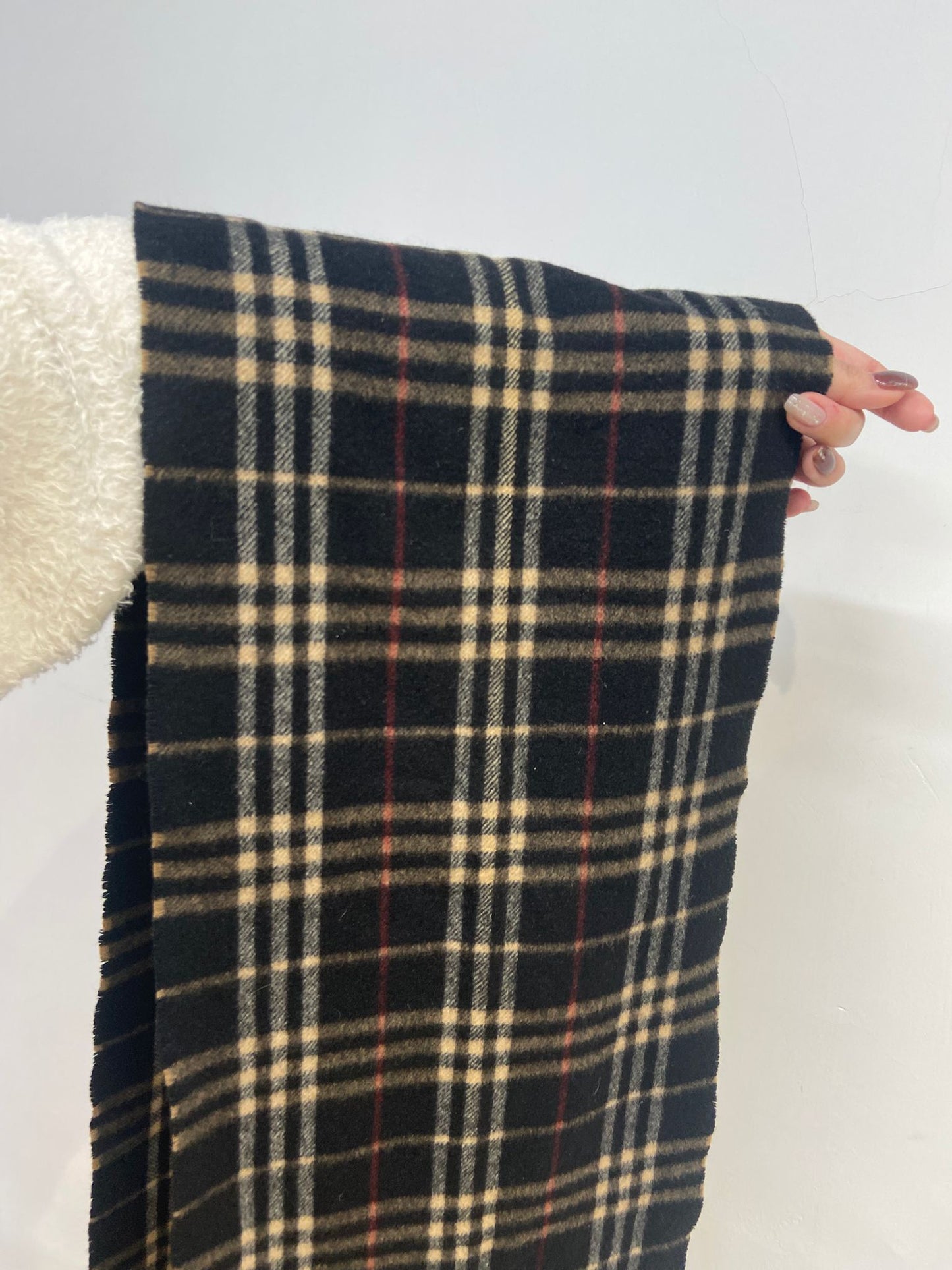 Burberry 黑色羊絨頸巾