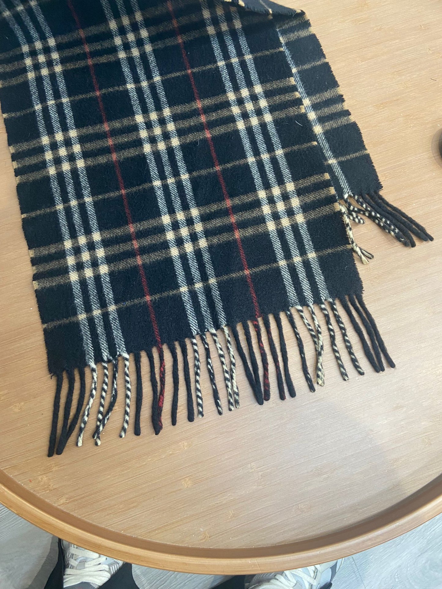 Burberry 黑色羊絨頸巾