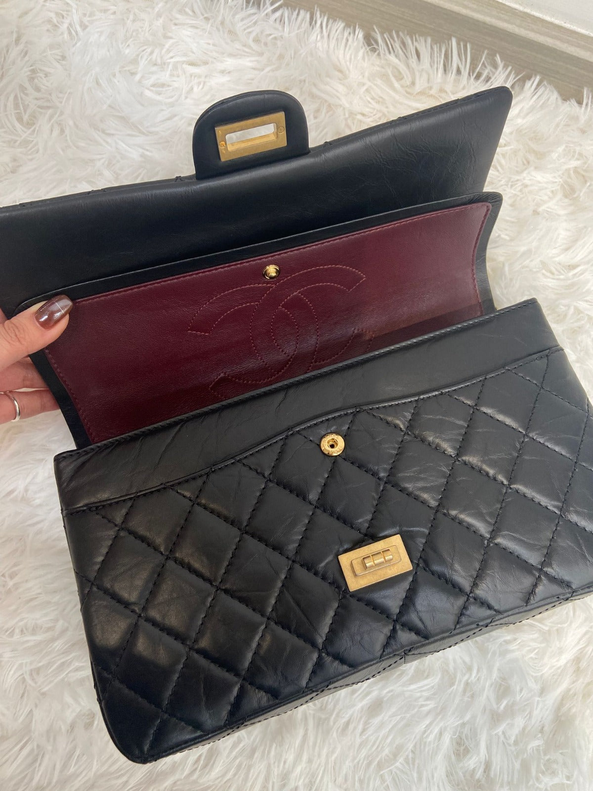 CHANEL 2.55 黑金牛皮