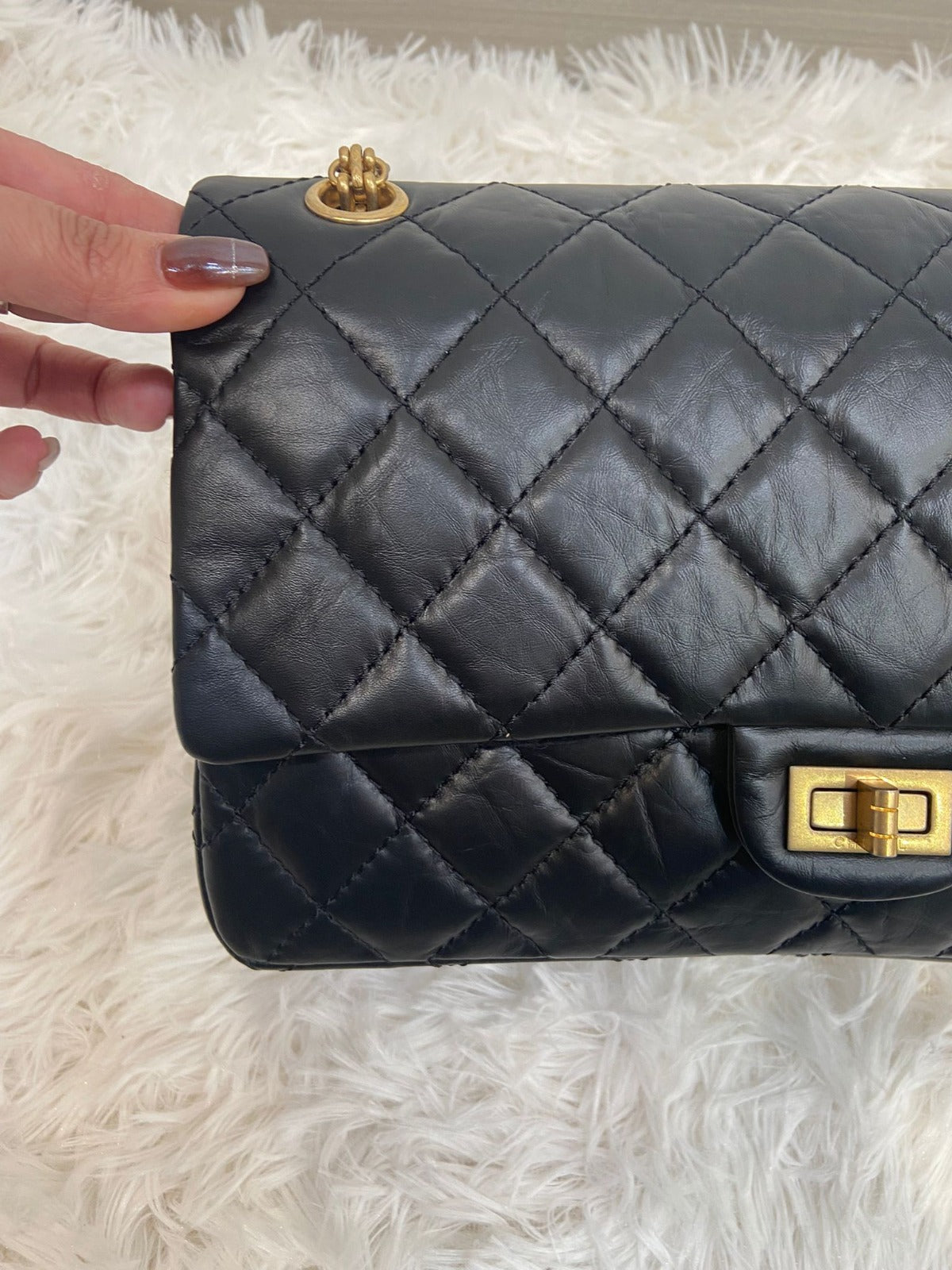 CHANEL 2.55 黑金牛皮