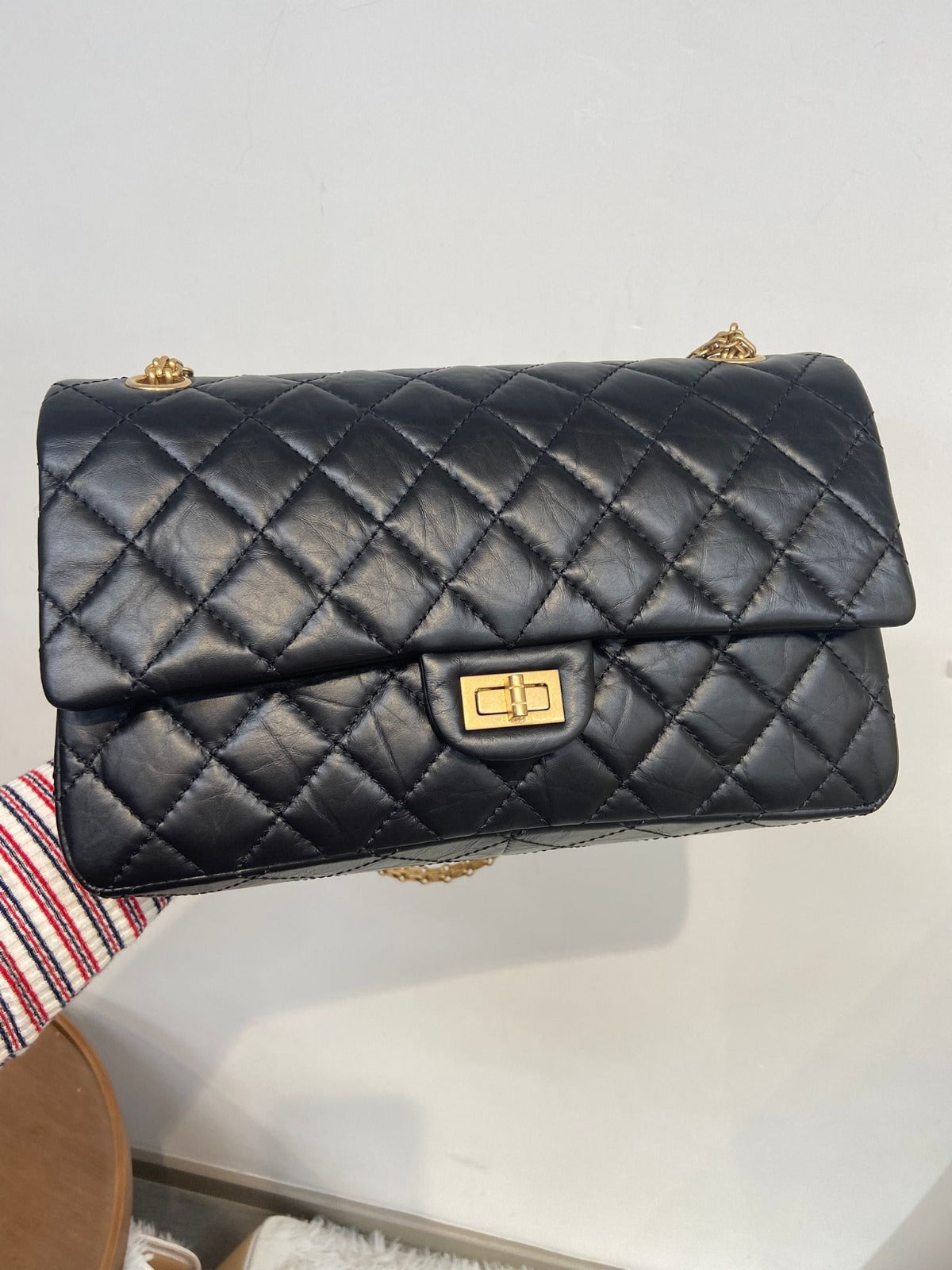 CHANEL 2.55 黑金牛皮