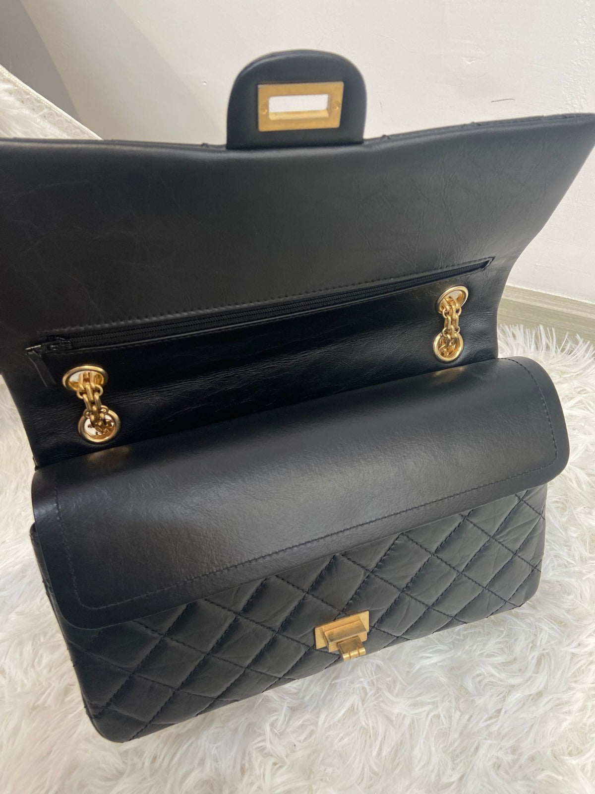 CHANEL 2.55 黑金牛皮