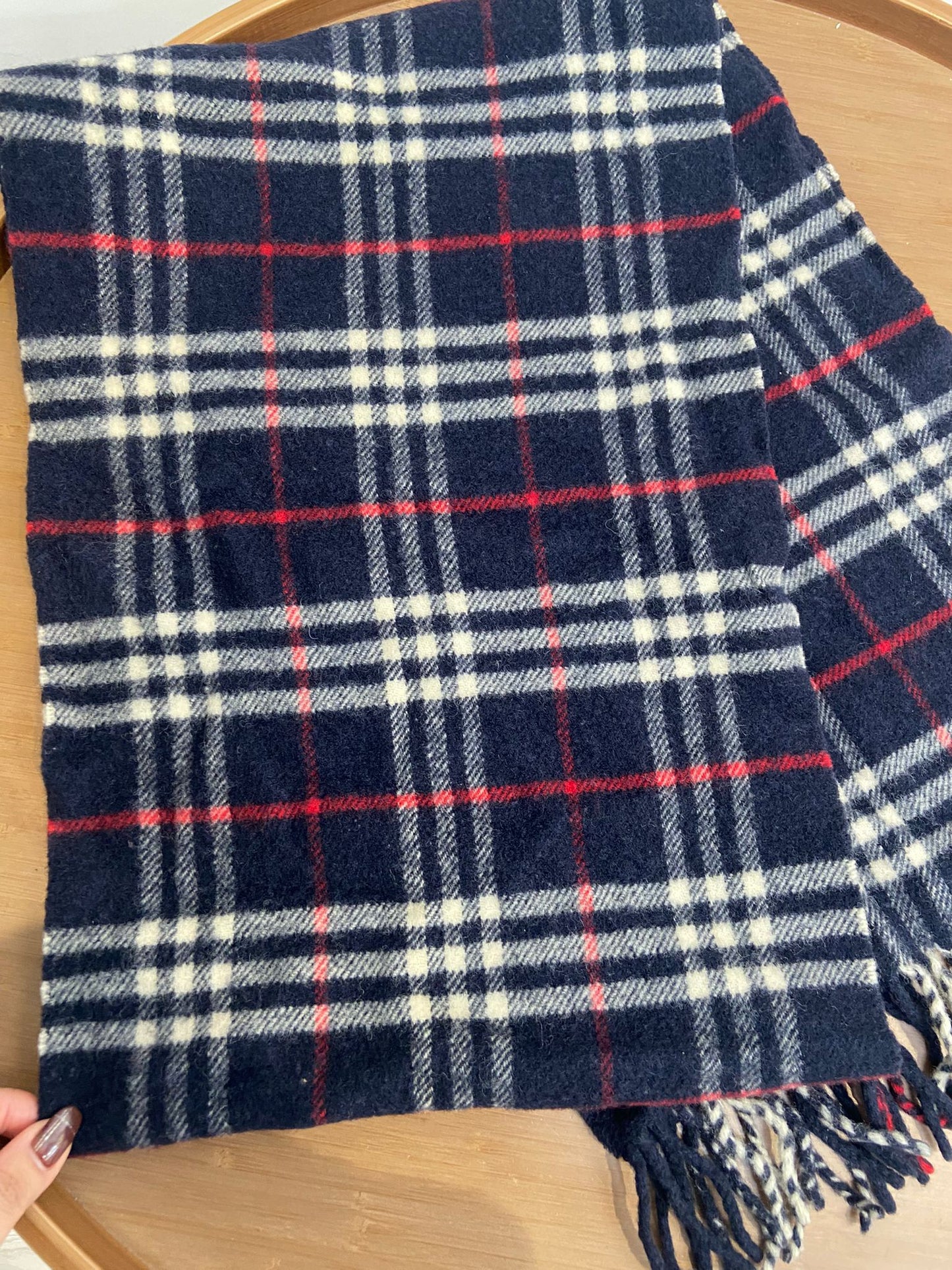 Burberry 深藍色羊絨頸巾