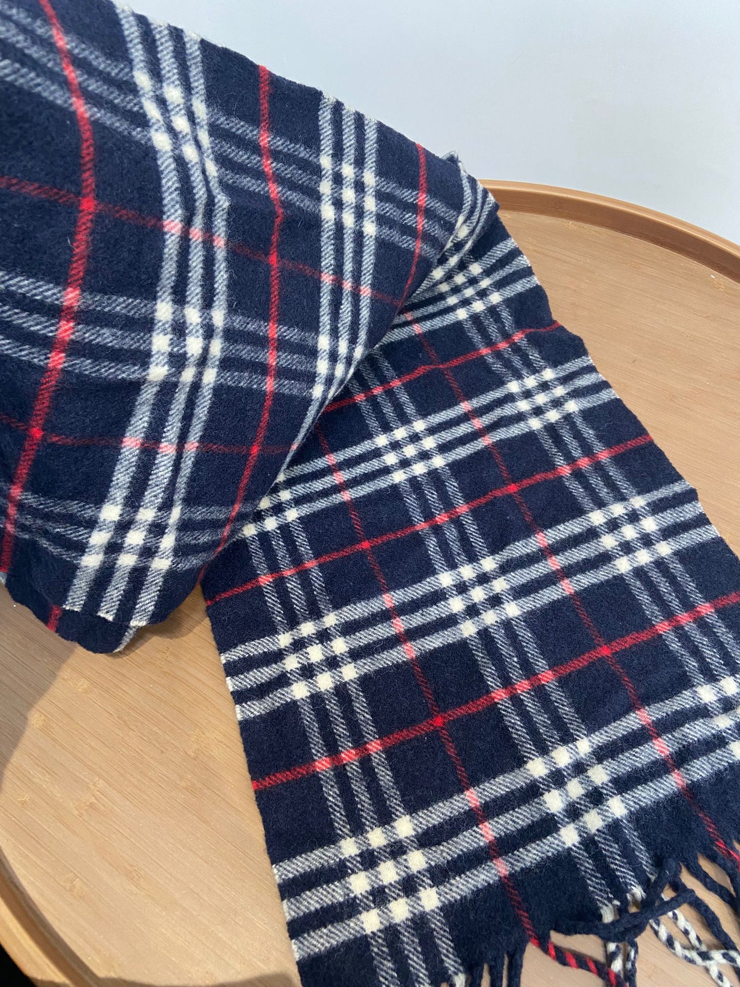 Burberry 深藍色羊絨頸巾